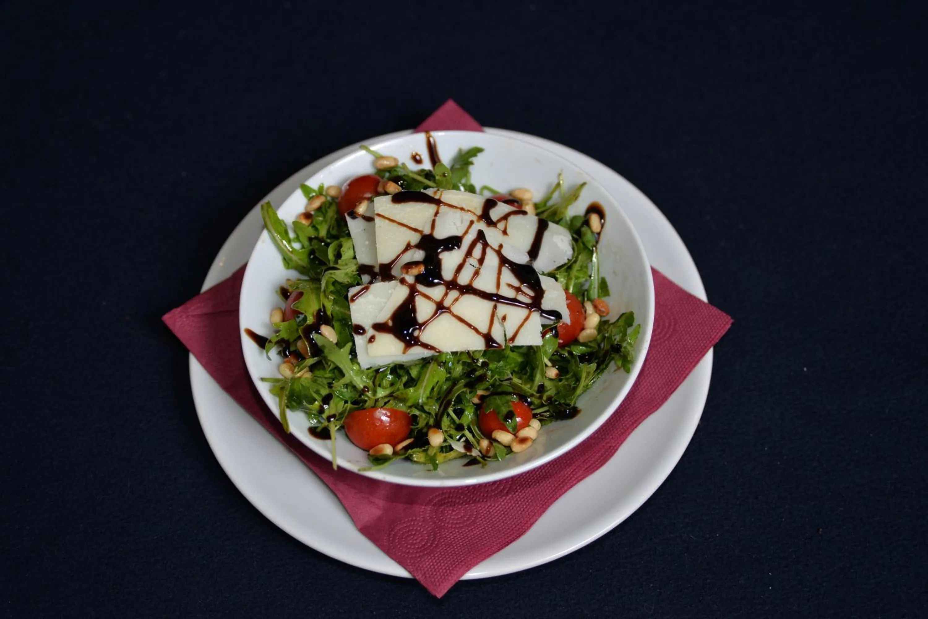 Food and drinks in Villa 1927