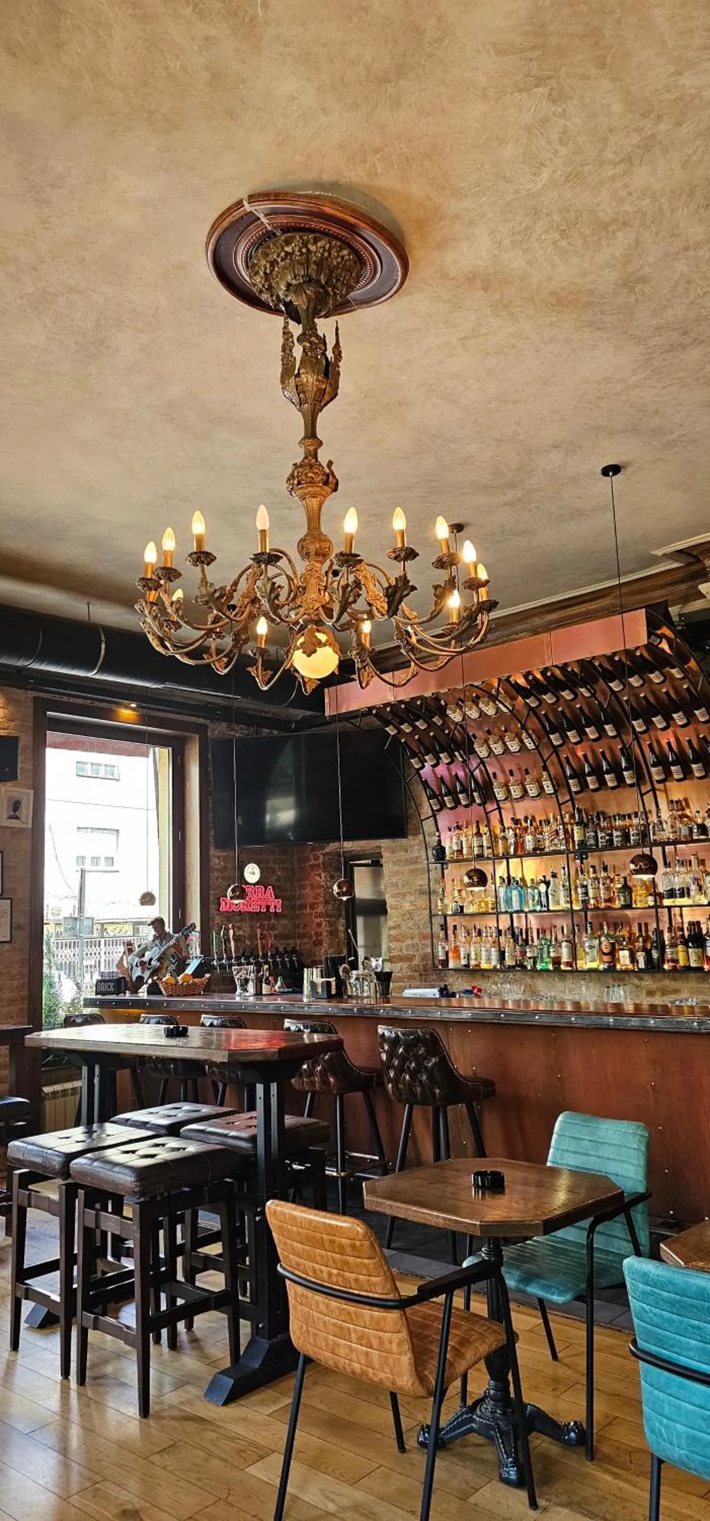 Restaurant/places to eat in Villa 1927