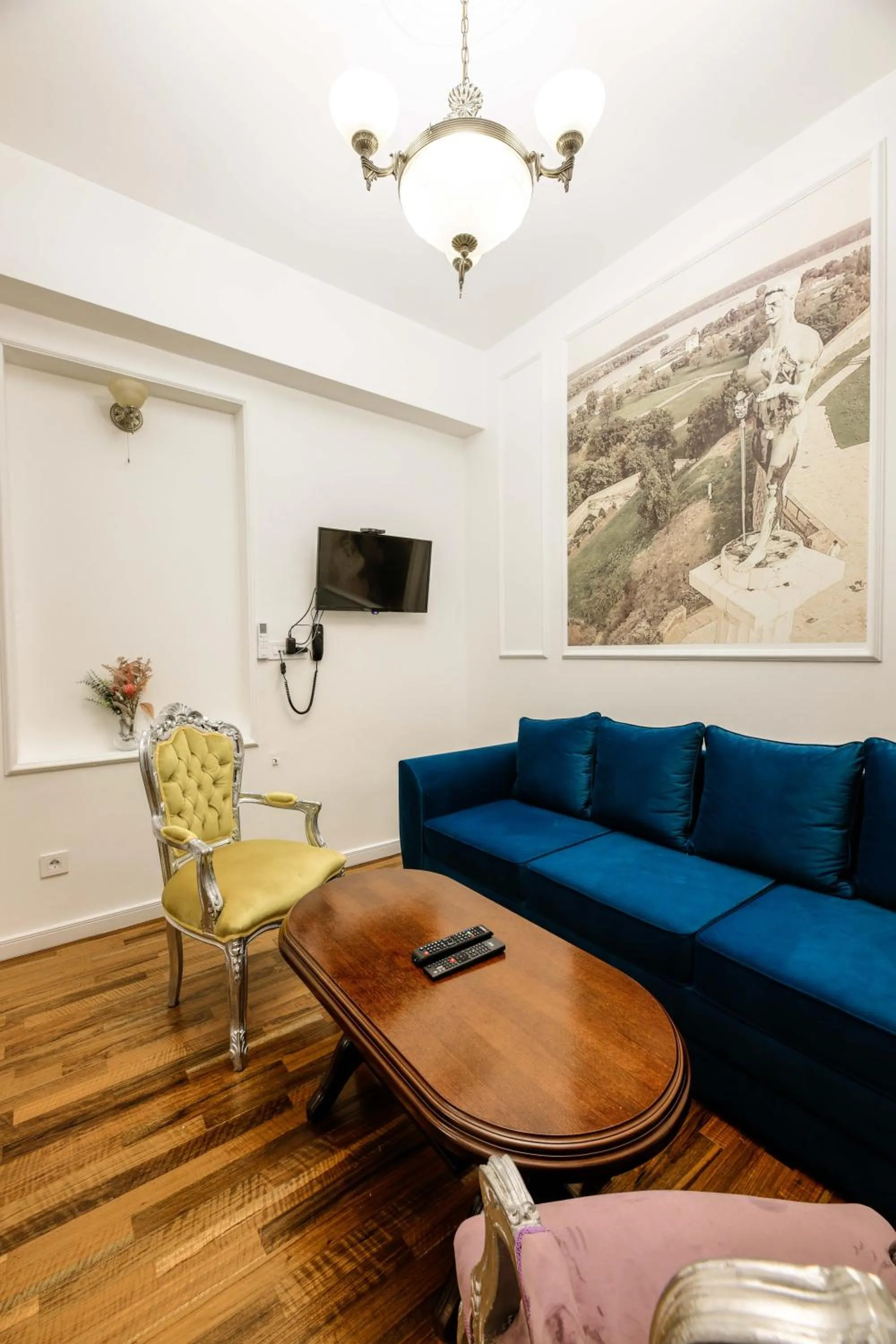 TV and multimedia in Villa 1927