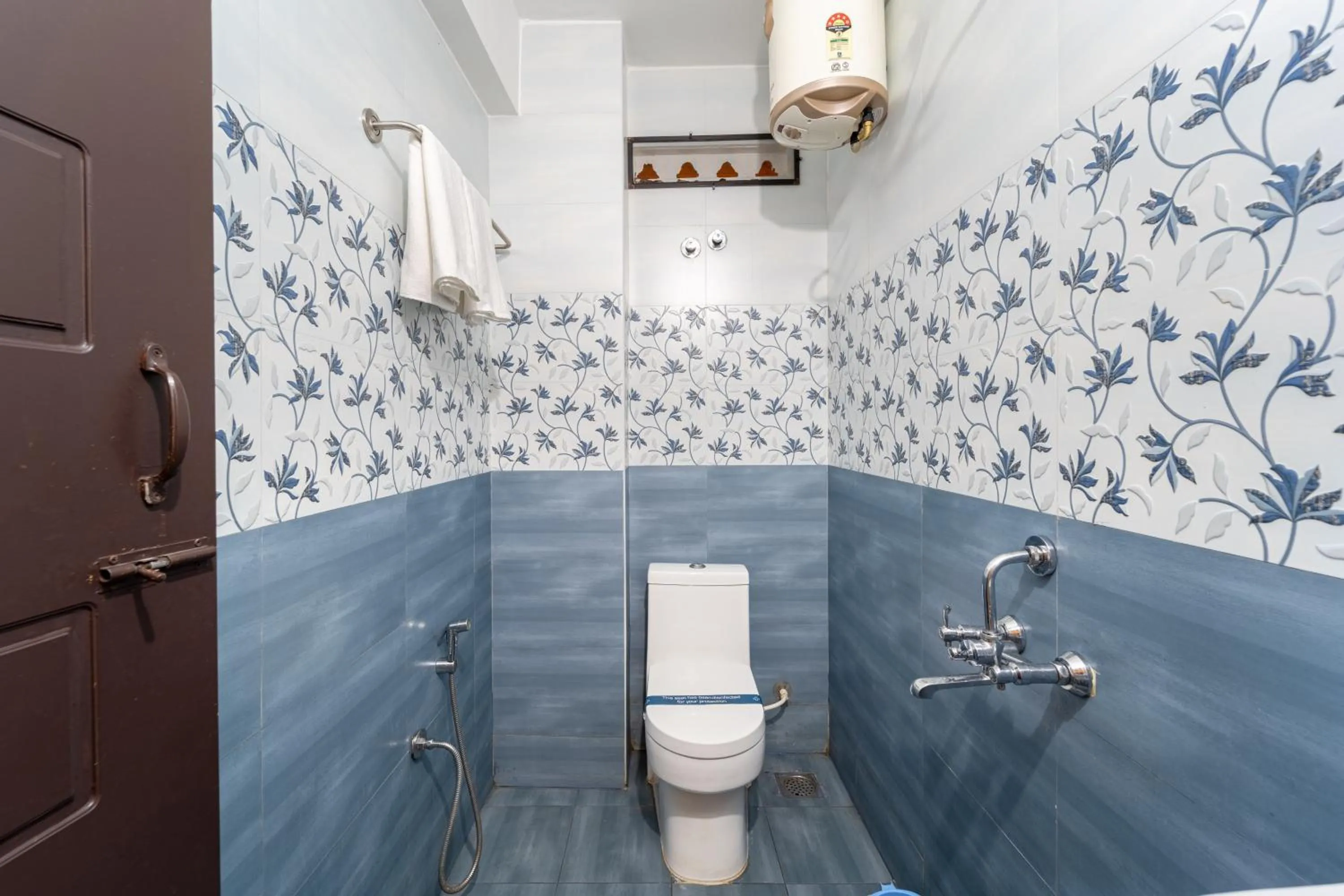 Bathroom in Pondy Stay