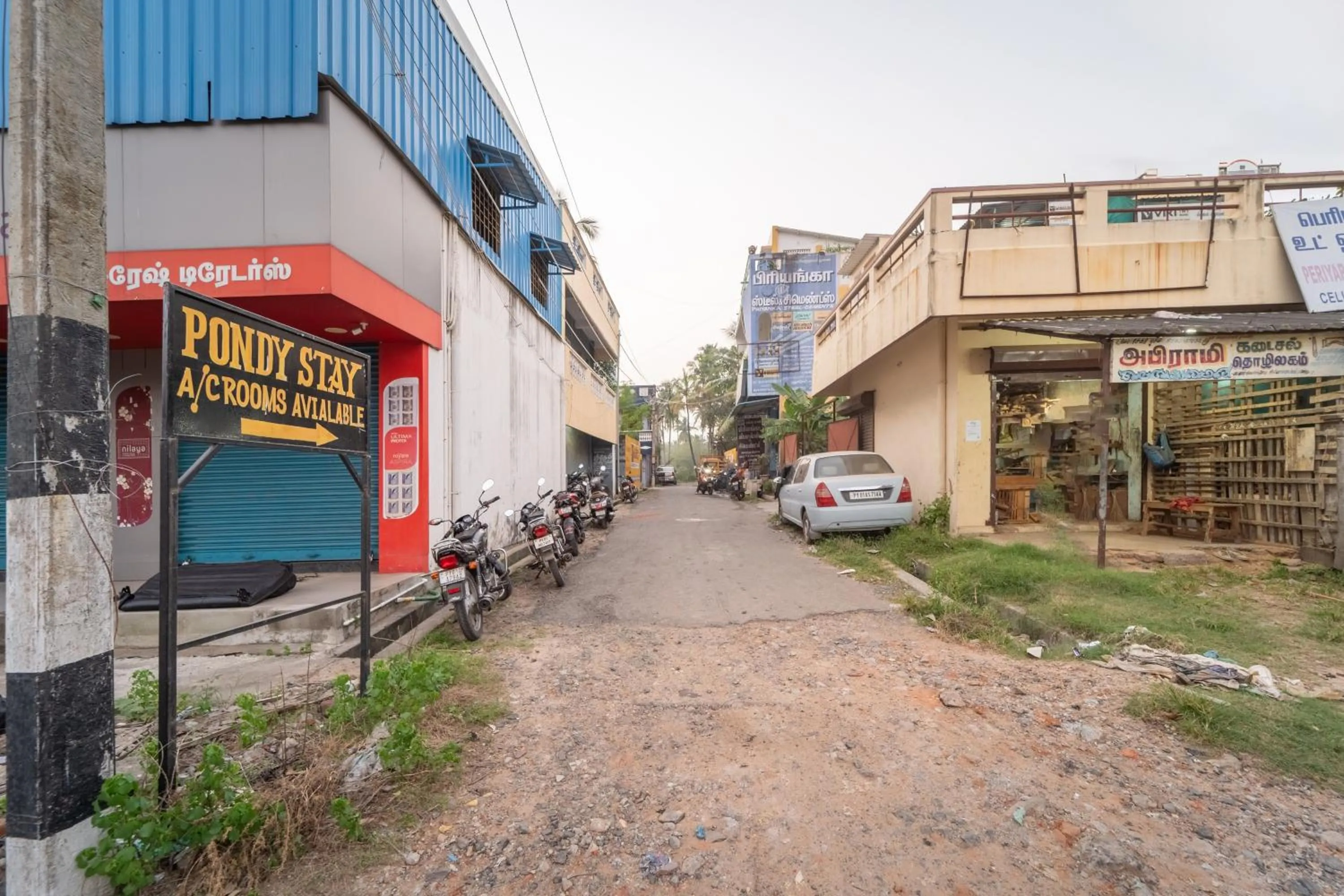 Street view in Pondy Stay