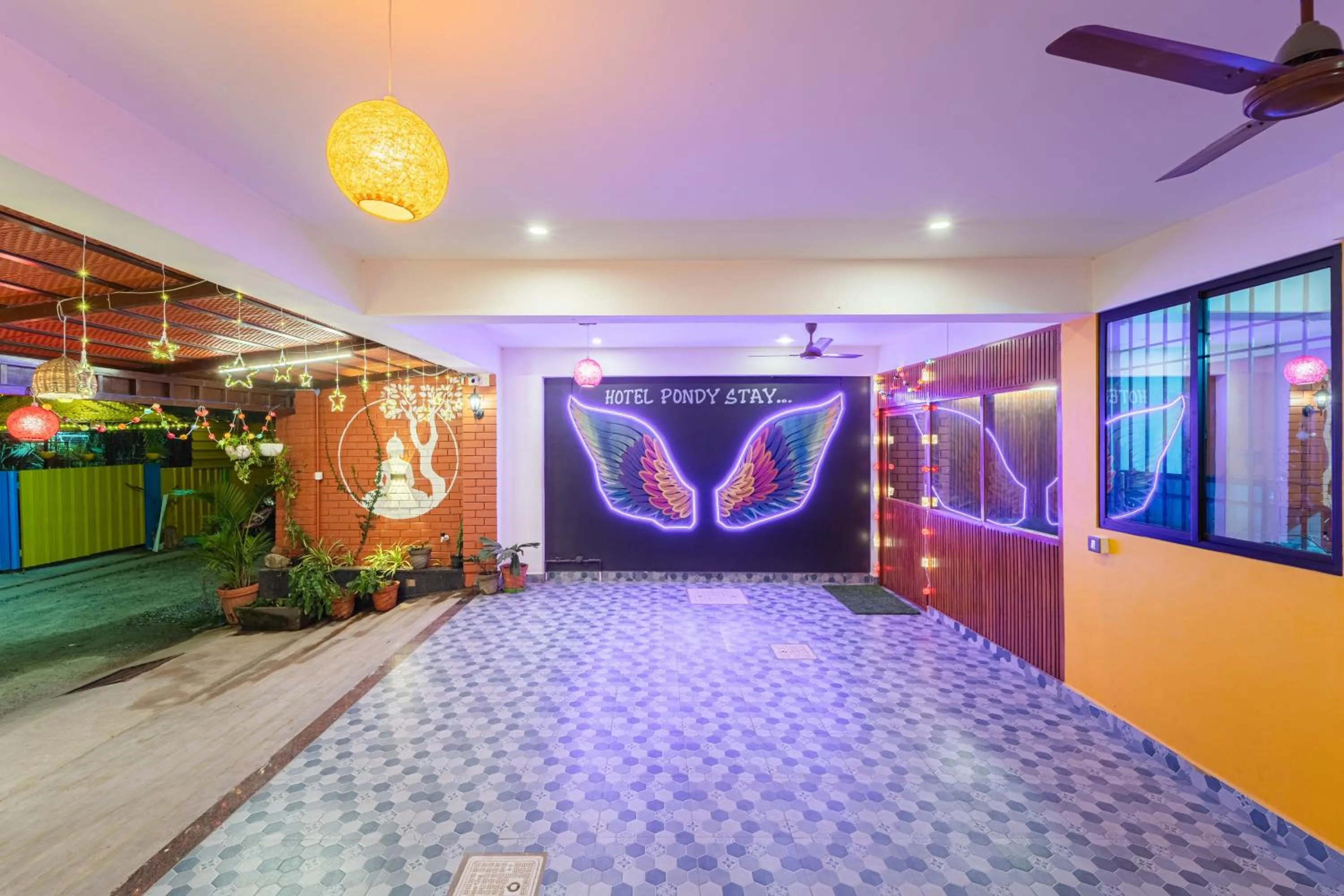 Facade/entrance in Pondy Stay