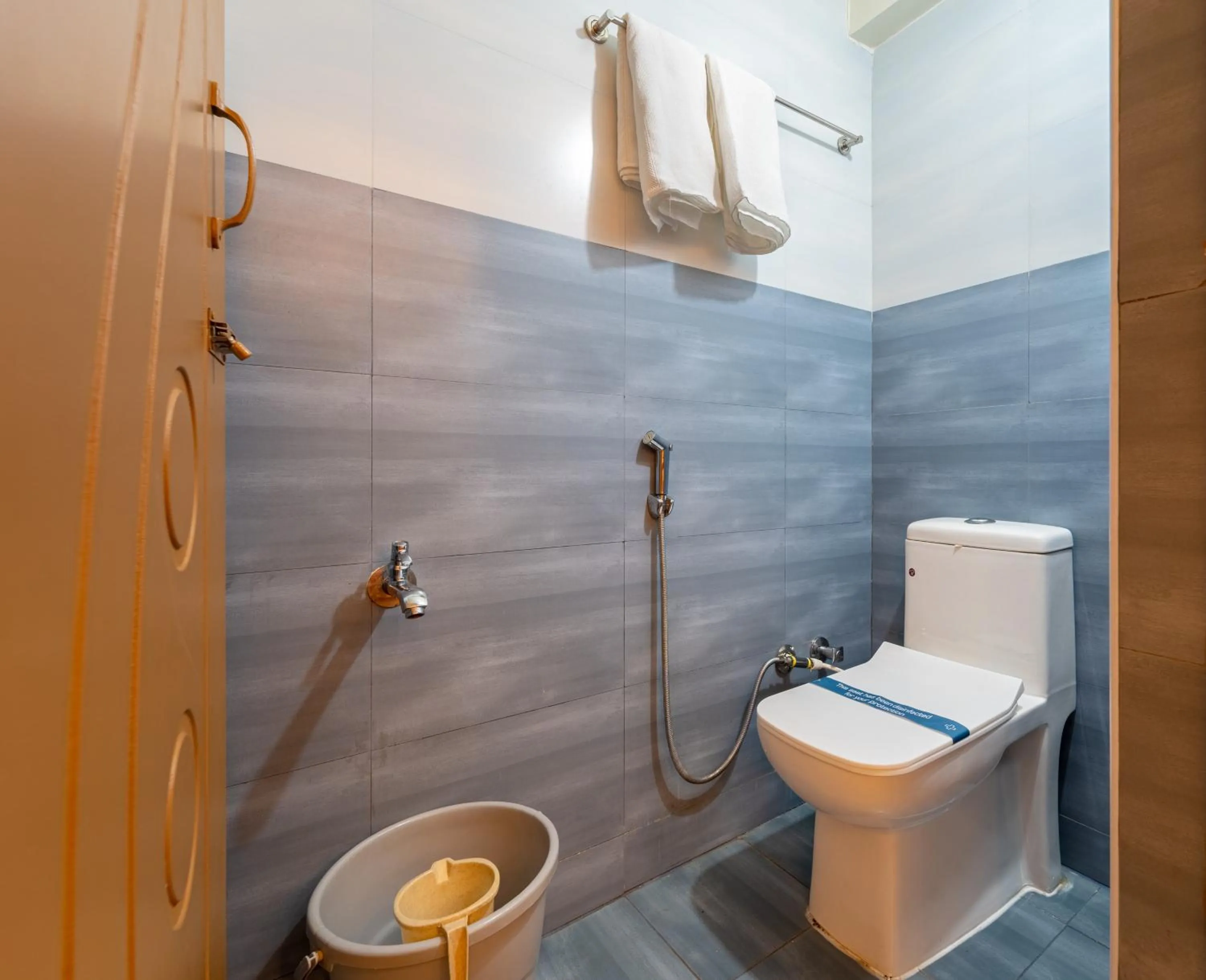 Toilet in Pondy Stay