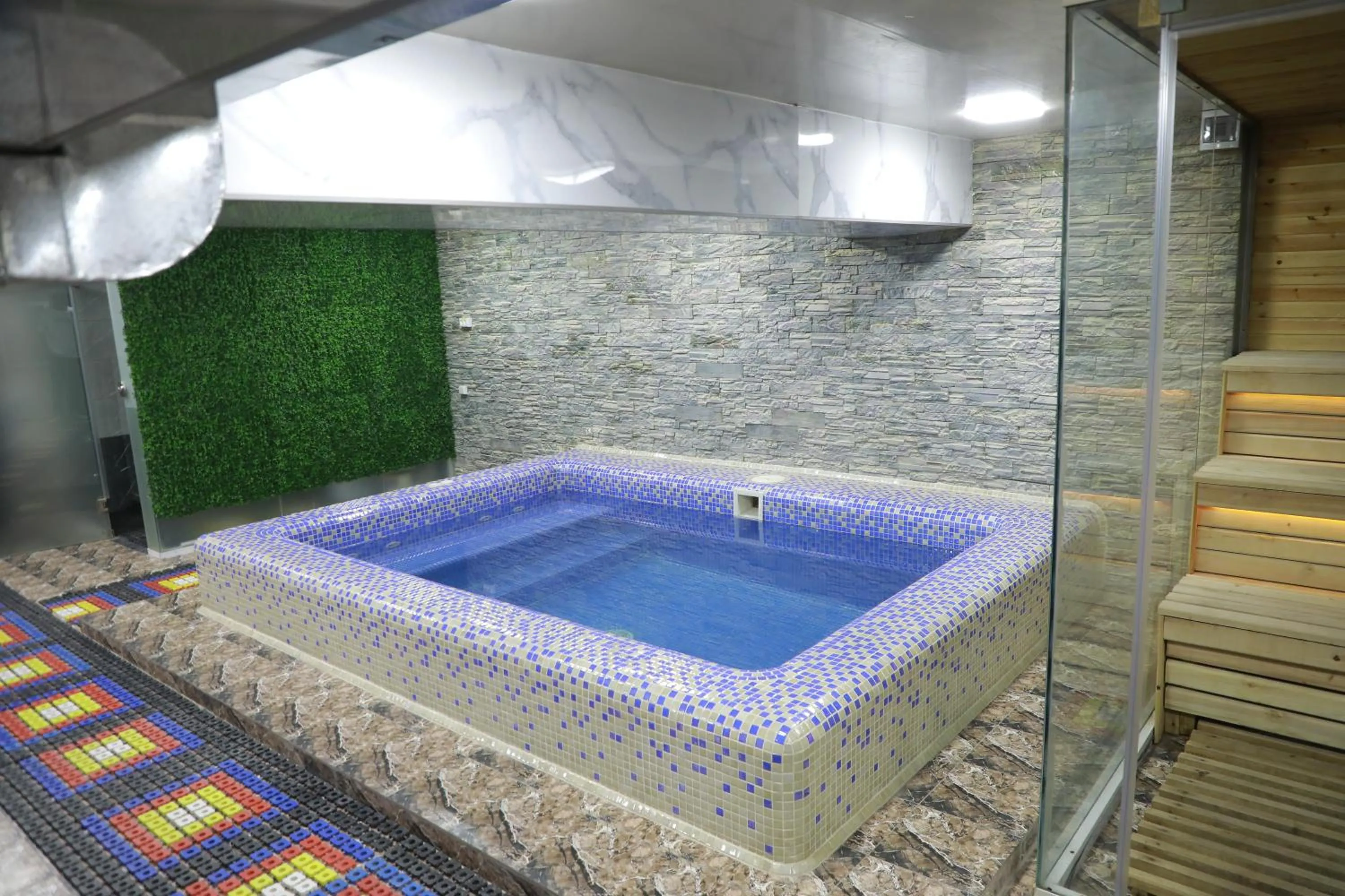 Pool view in Sharq hotel