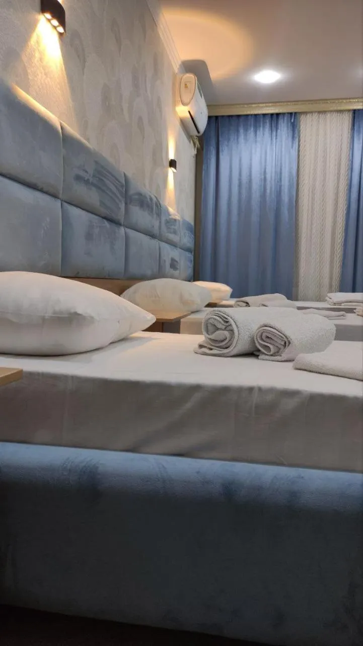 Bedroom, Bed in Sharq hotel