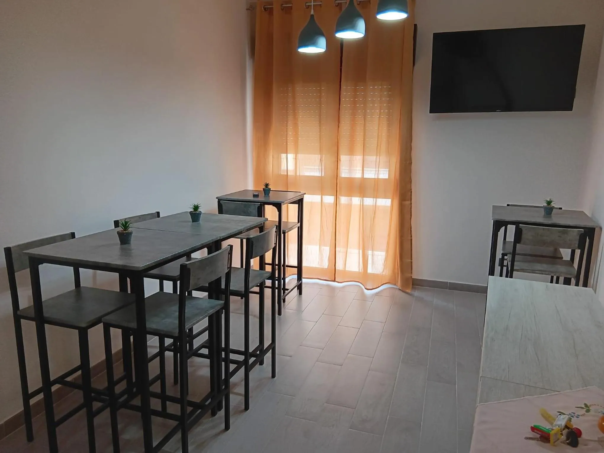 Communal lounge/ TV room, Dining Area in D'Orazio mare e dintorni