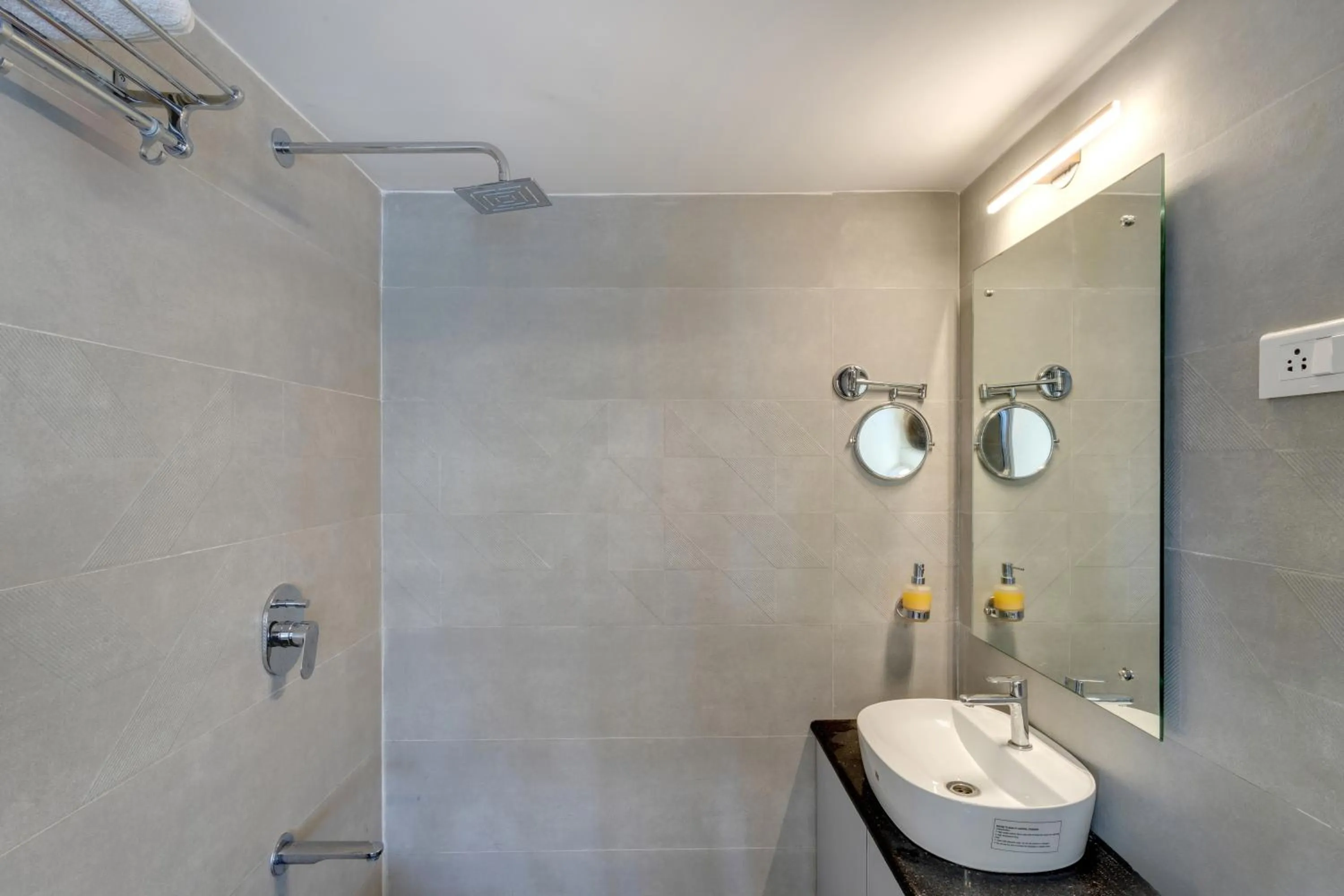 Shower in La baga Beach Hotel