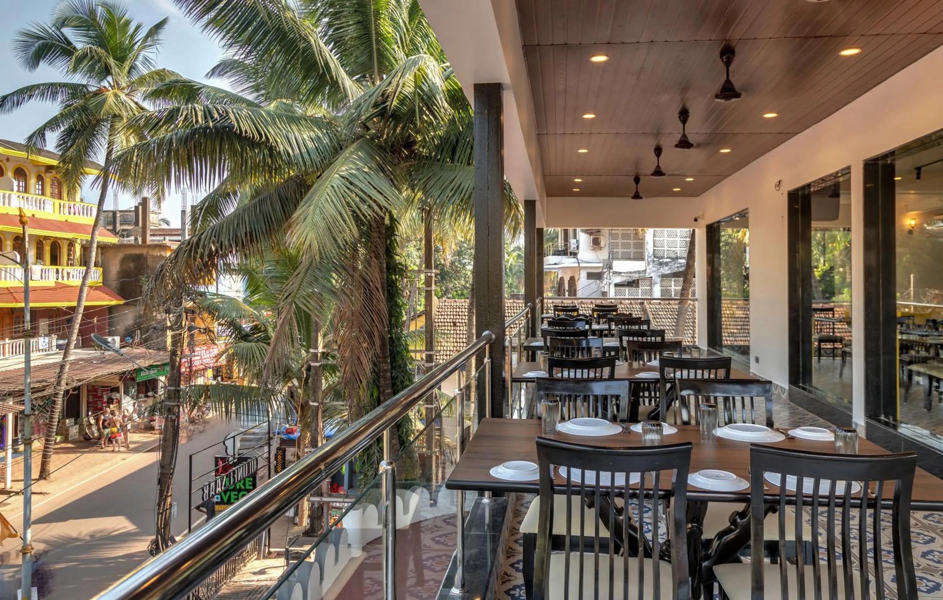 Restaurant/places to eat in La baga Beach Hotel