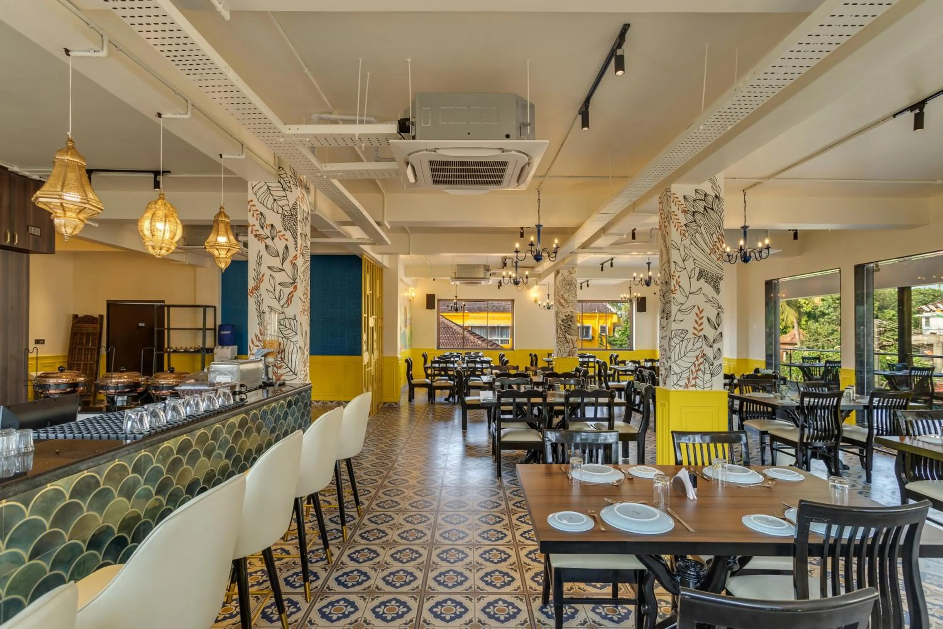 Restaurant/places to eat in La baga Beach Hotel