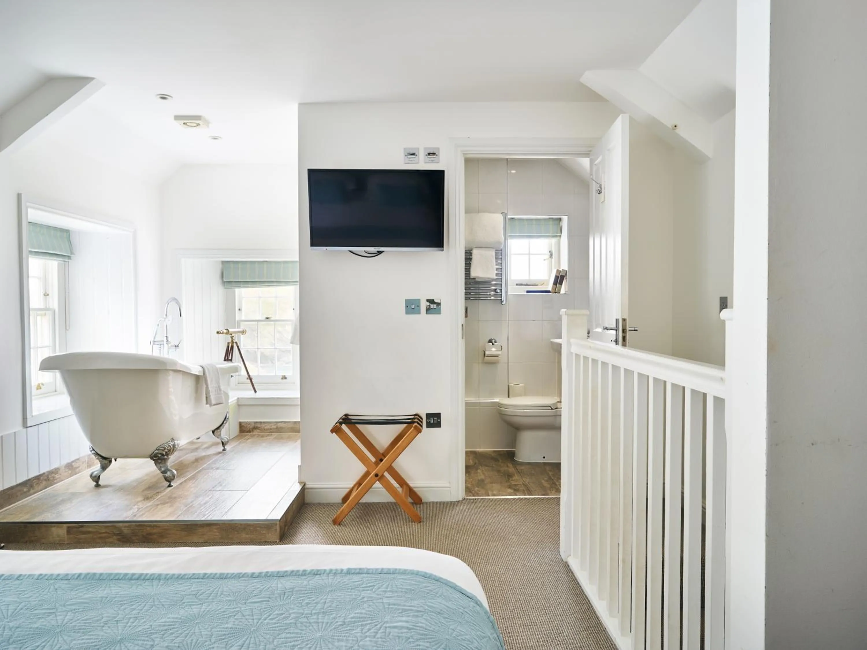Bathroom, Bed in Lugger Hotel ‘A Bespoke Hotel’