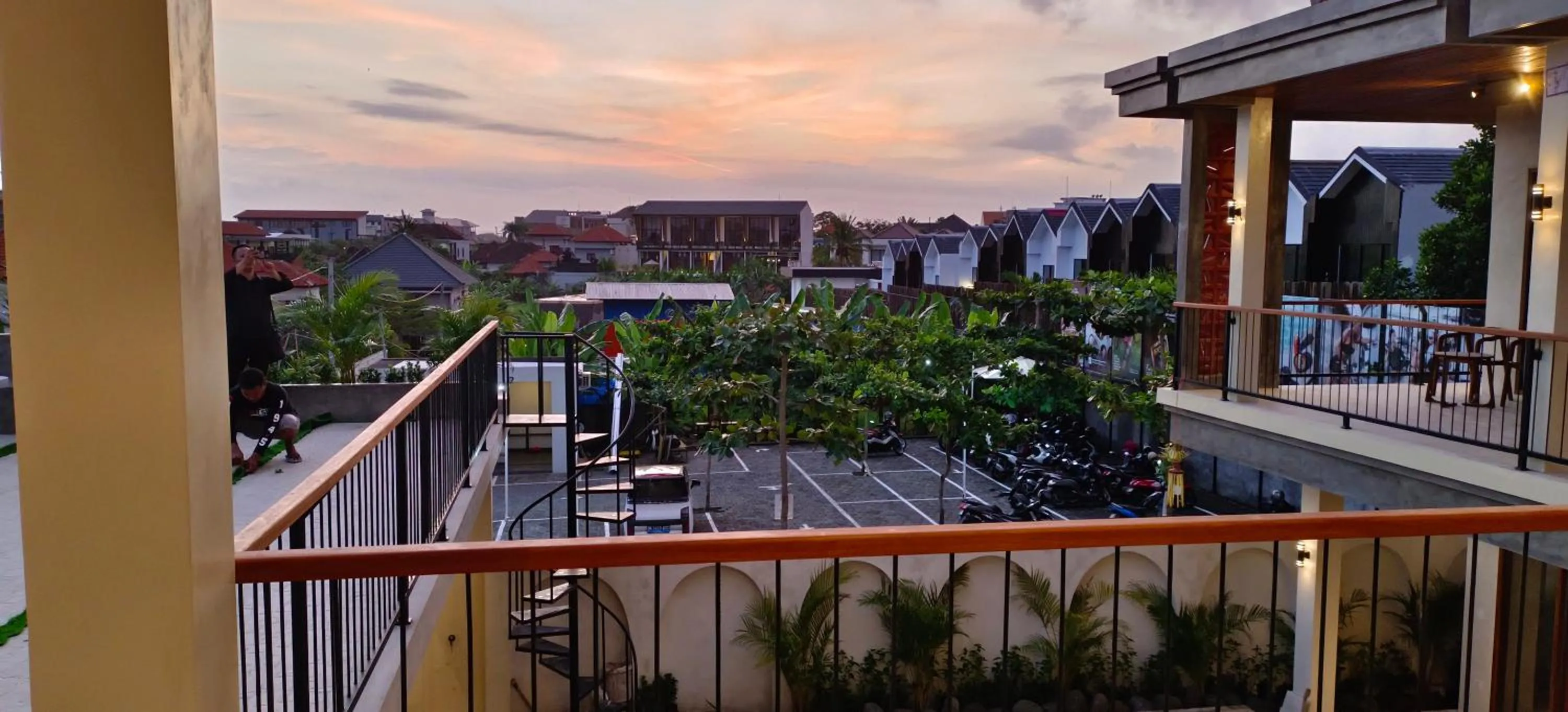 FULLMOON CANGGU Nelayan