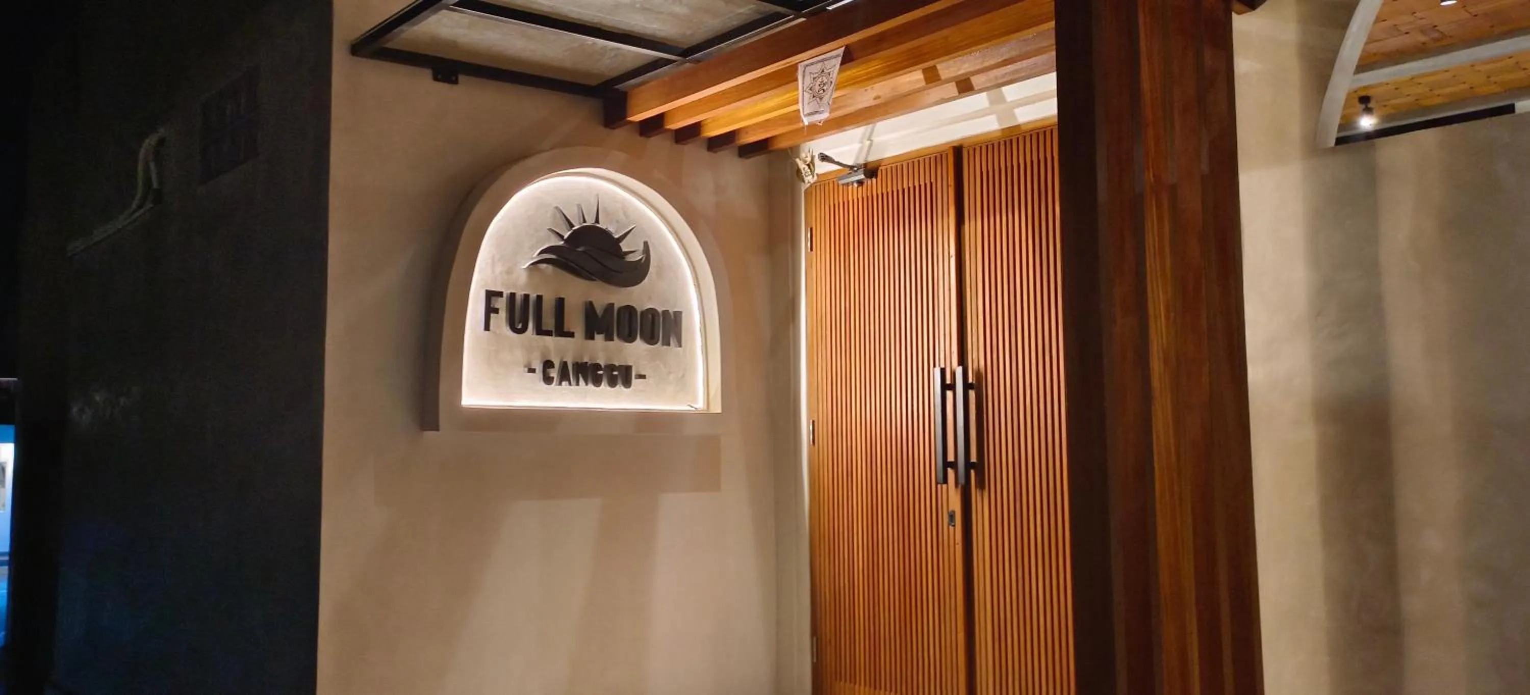 Facade/entrance in FULLMOON CANGGU Nelayan