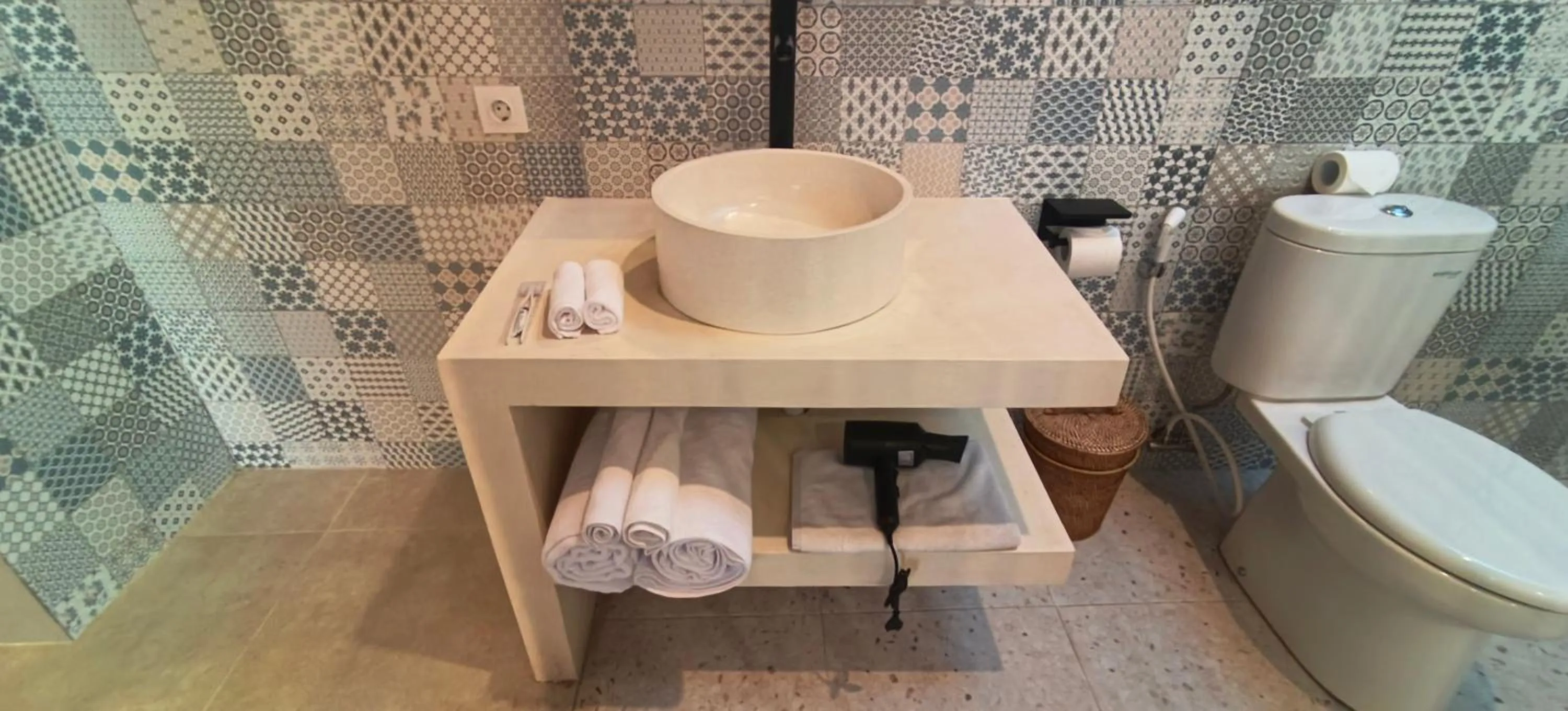 Toilet in FULLMOON CANGGU Nelayan