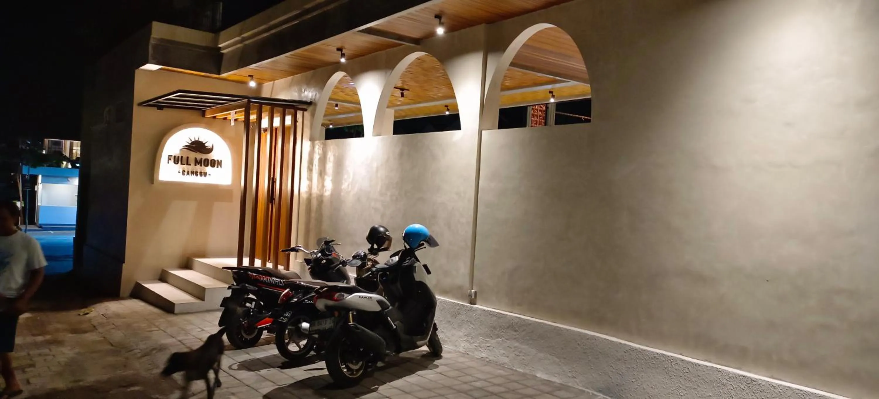 Parking in FULLMOON CANGGU Nelayan