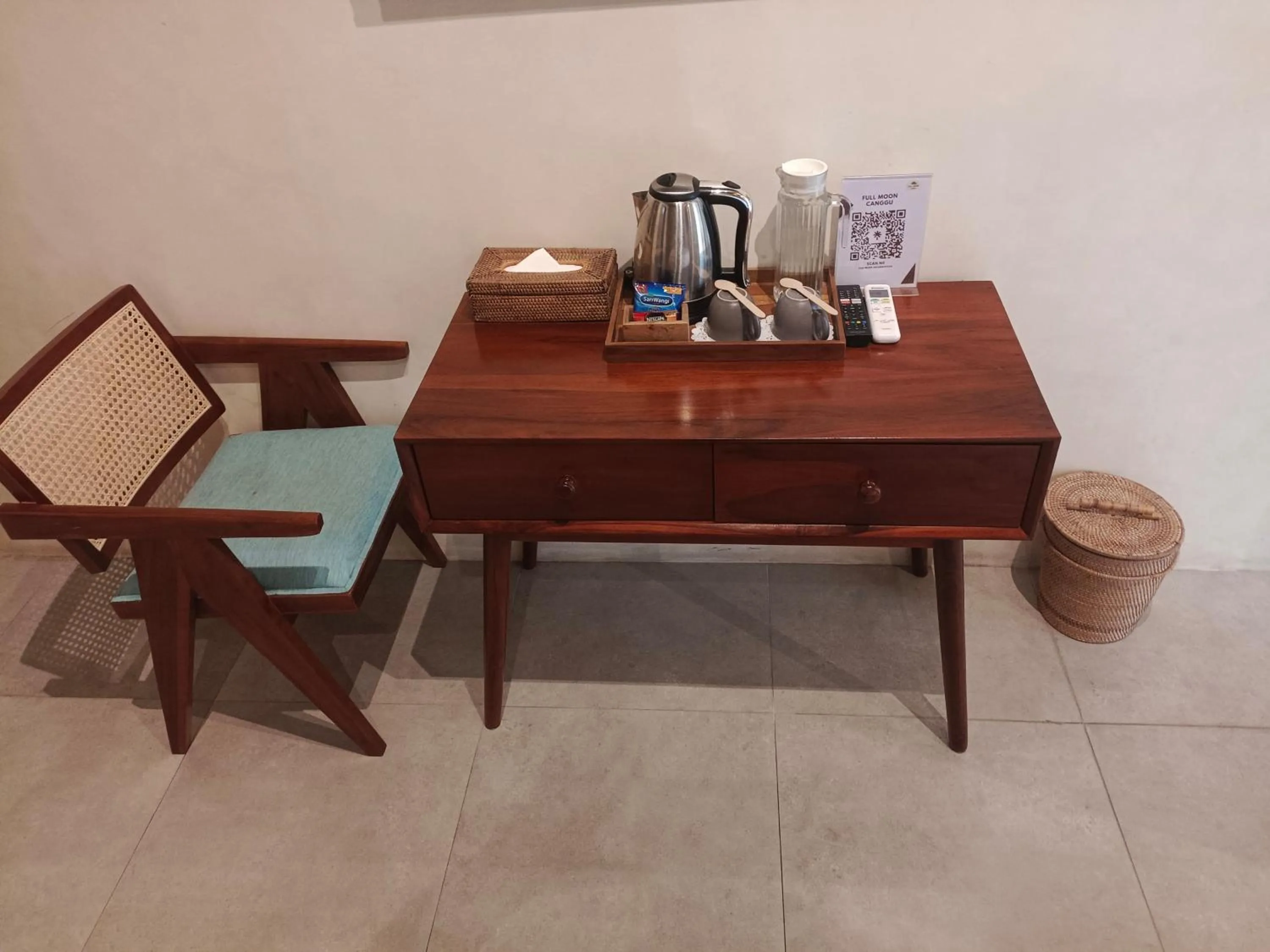 Coffee/tea facilities in FULLMOON CANGGU Nelayan