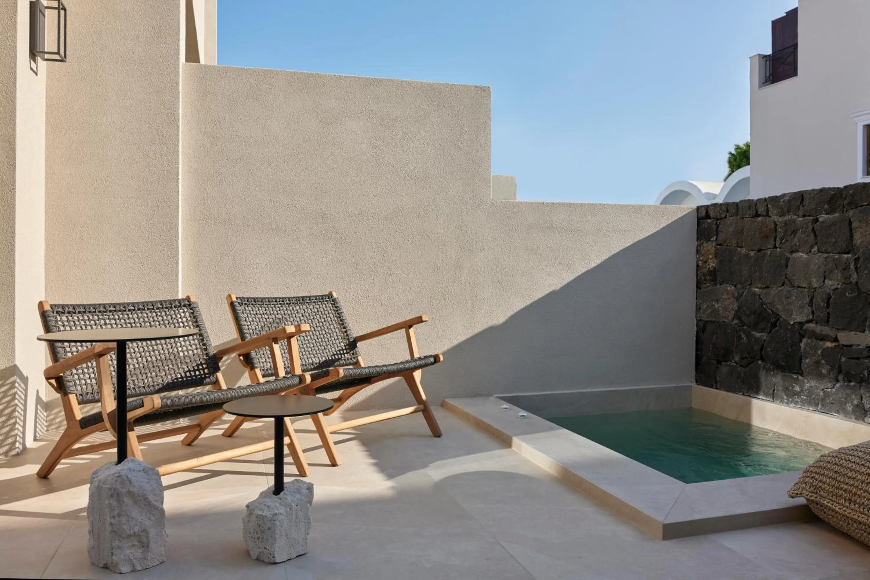 Day in Alaso Design Suites