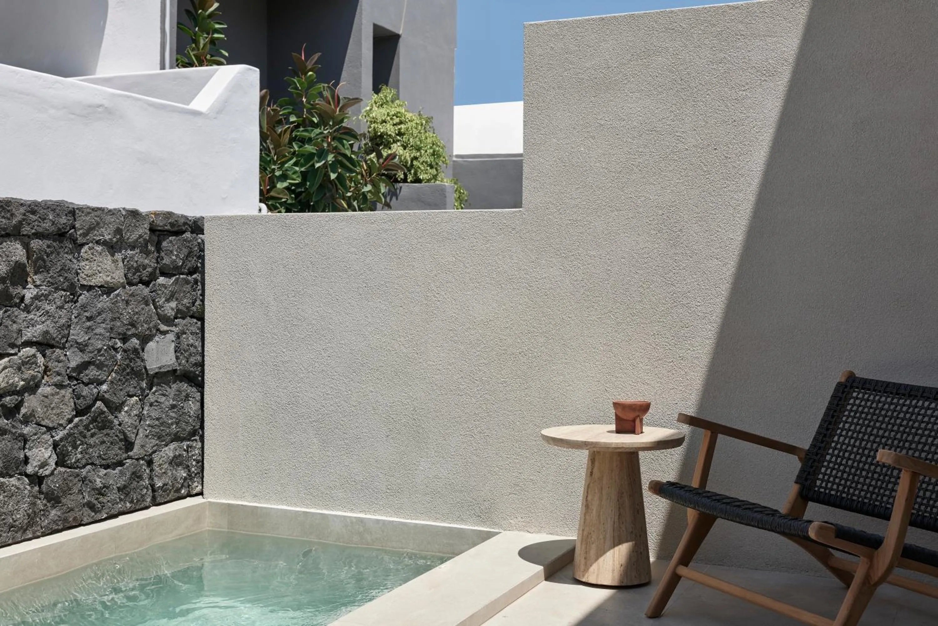 Day in Alaso Design Suites