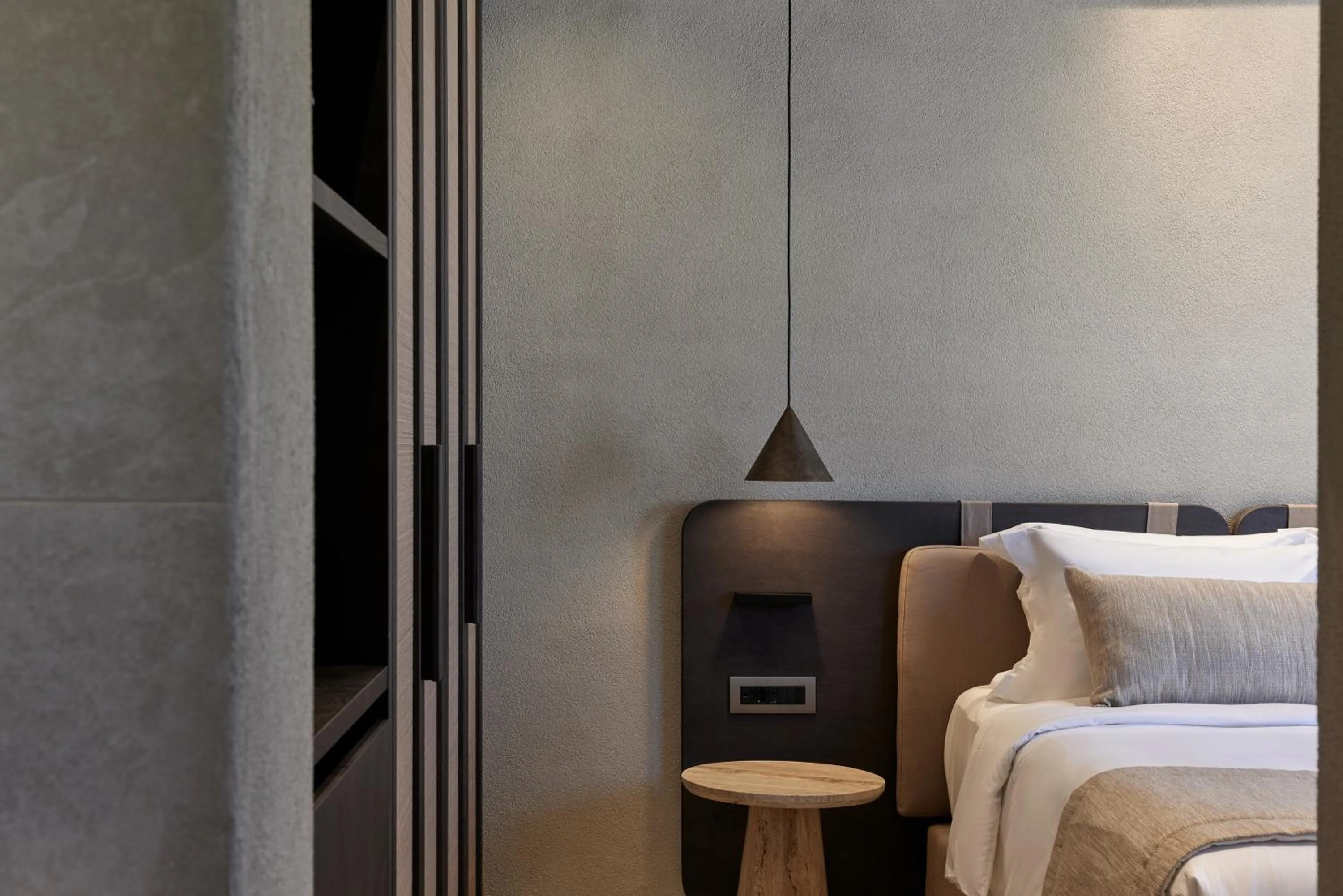 Bed in Alaso Design Suites