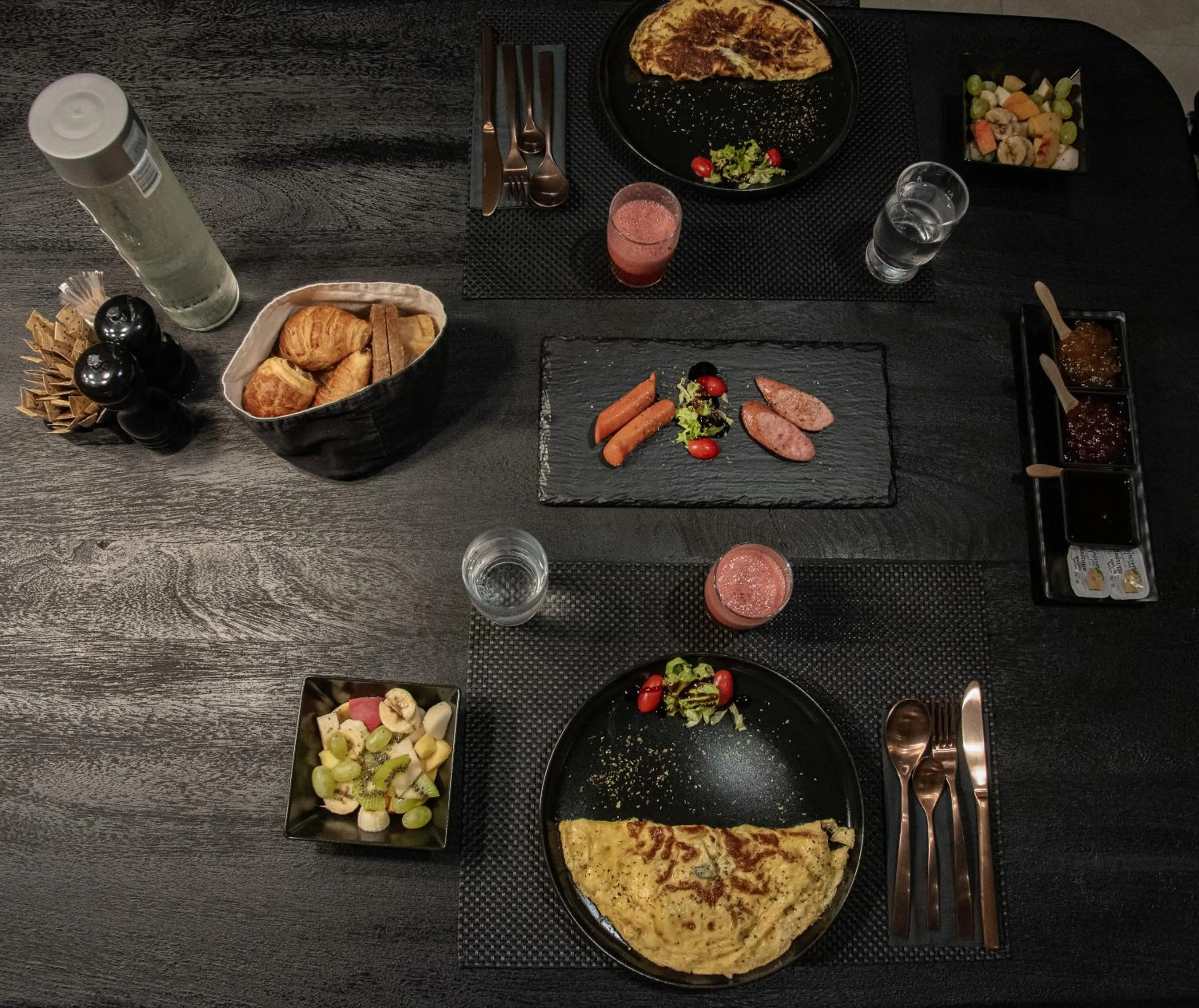 Food and drinks in Alaso Design Suites