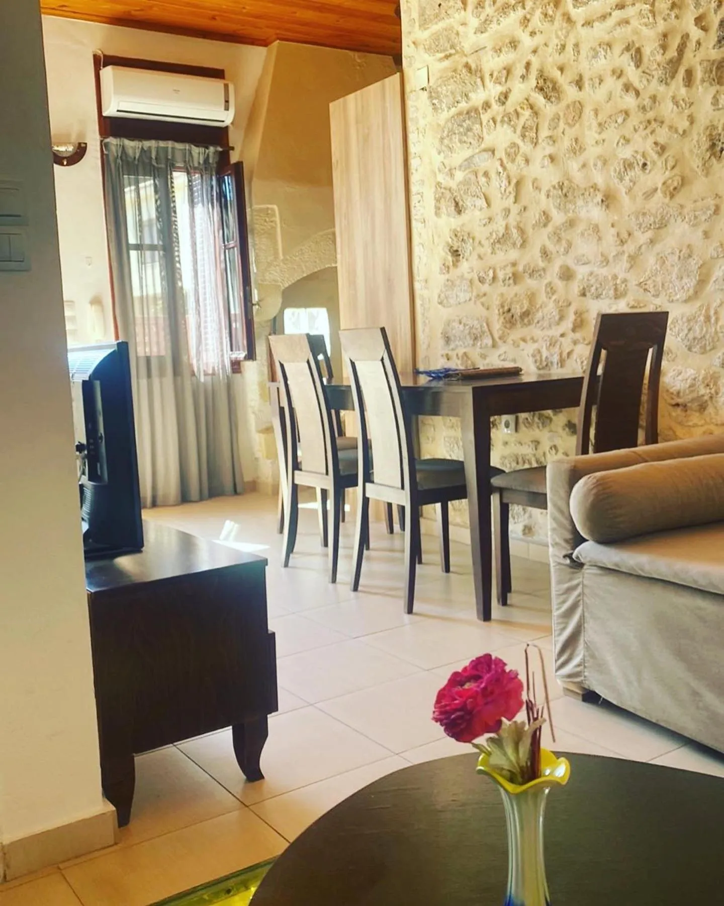 Porto Enetiko Suites