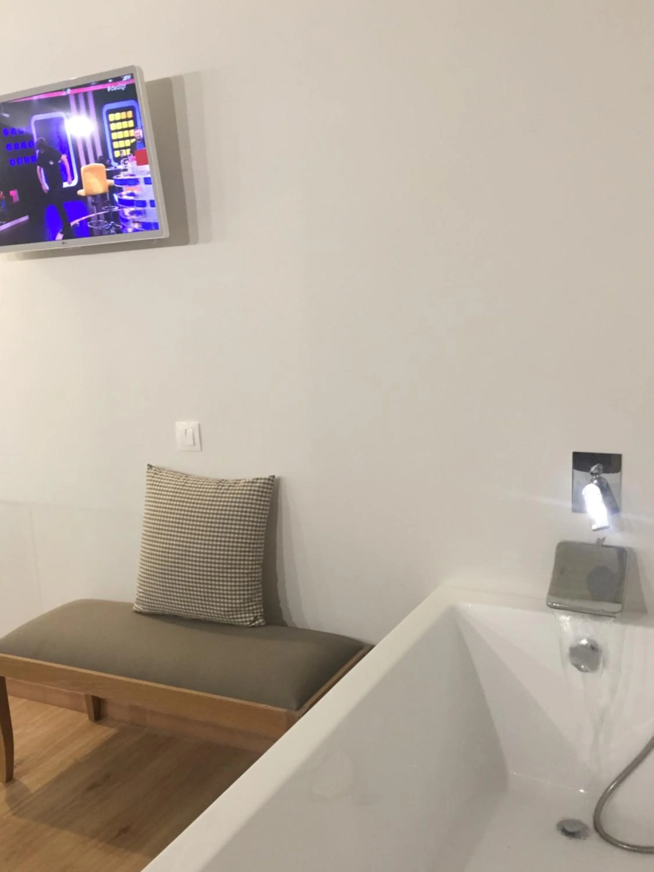 TV and multimedia in Porto Enetiko Suites