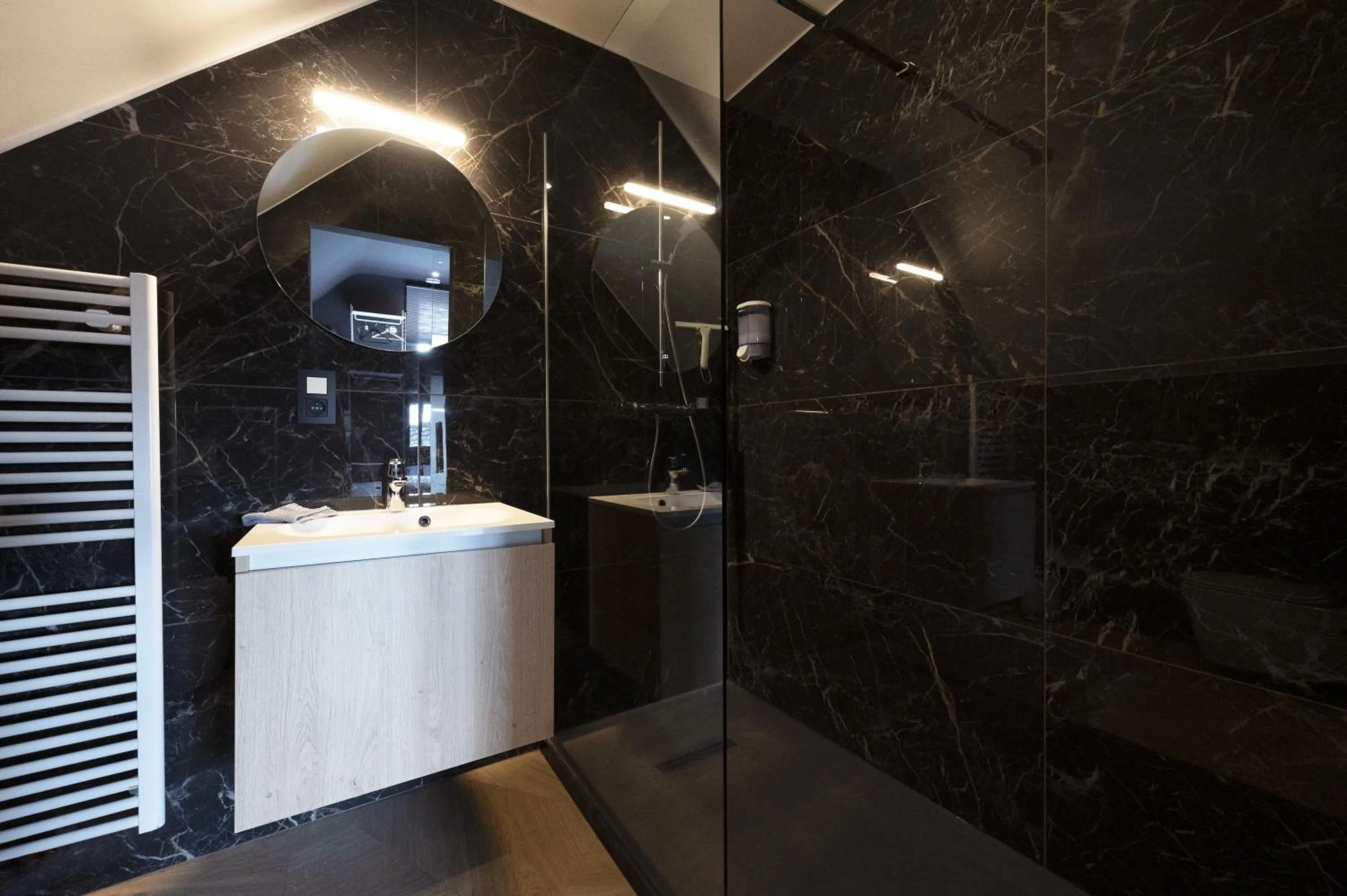 Bathroom in Le Presbytère de Sautour