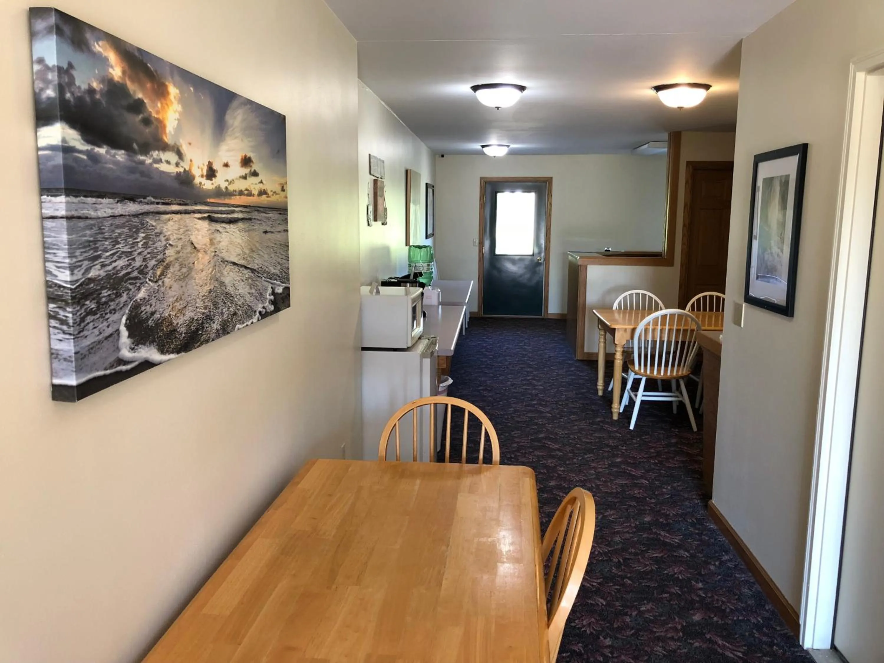 Lobby or reception in Village Inn Motel
