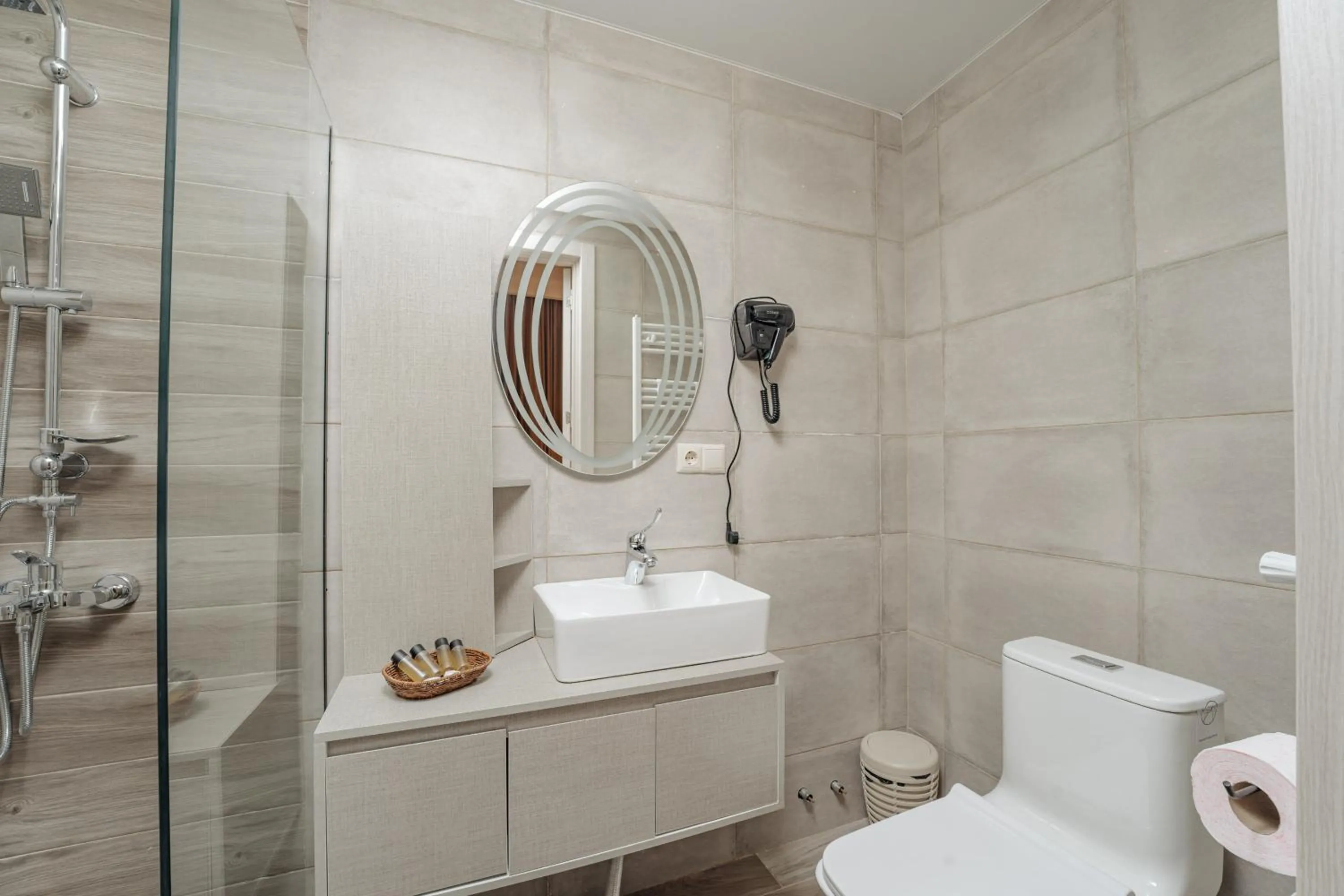 Toilet in Kera Rooms