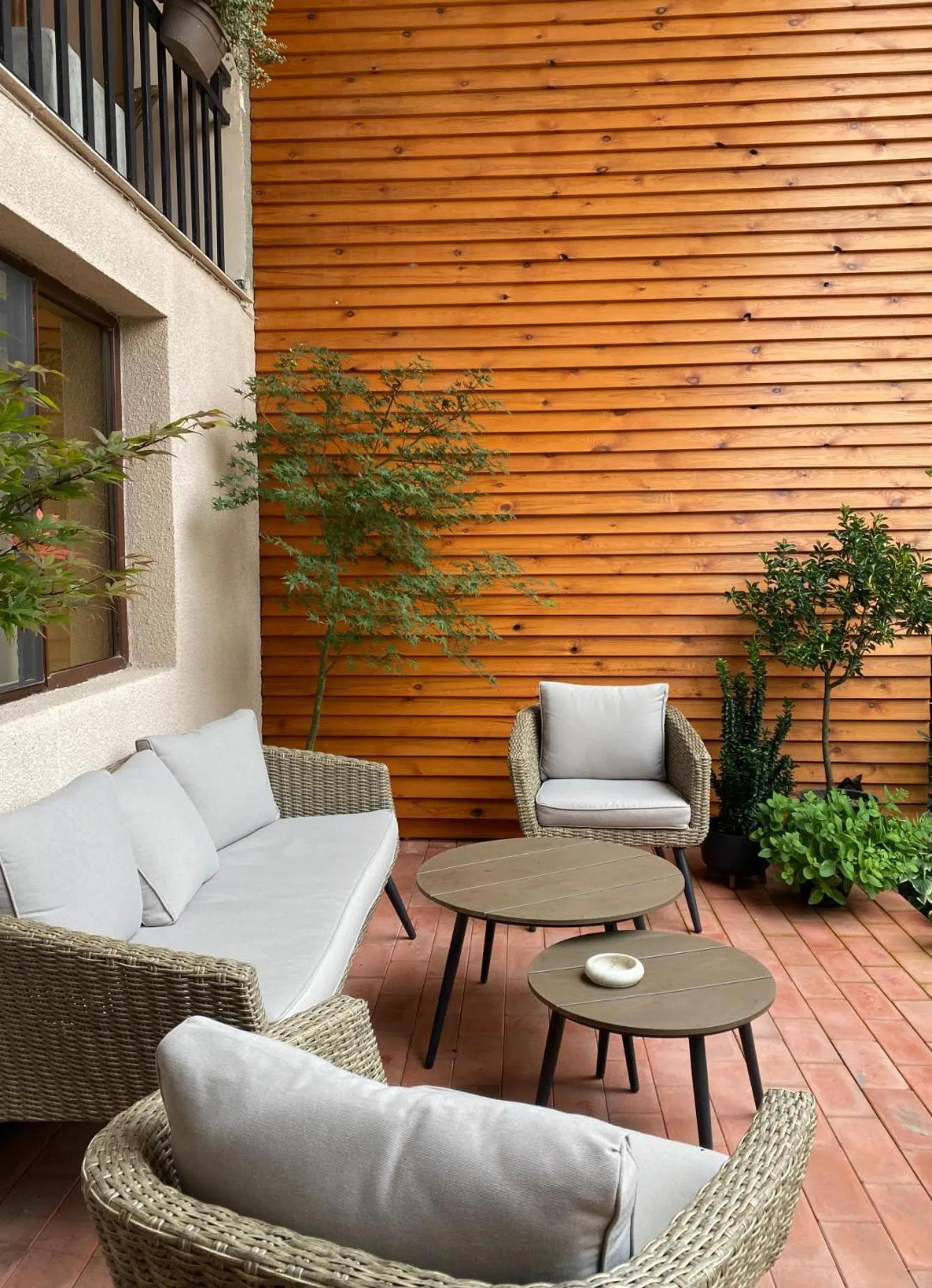 Garden in Kera Rooms