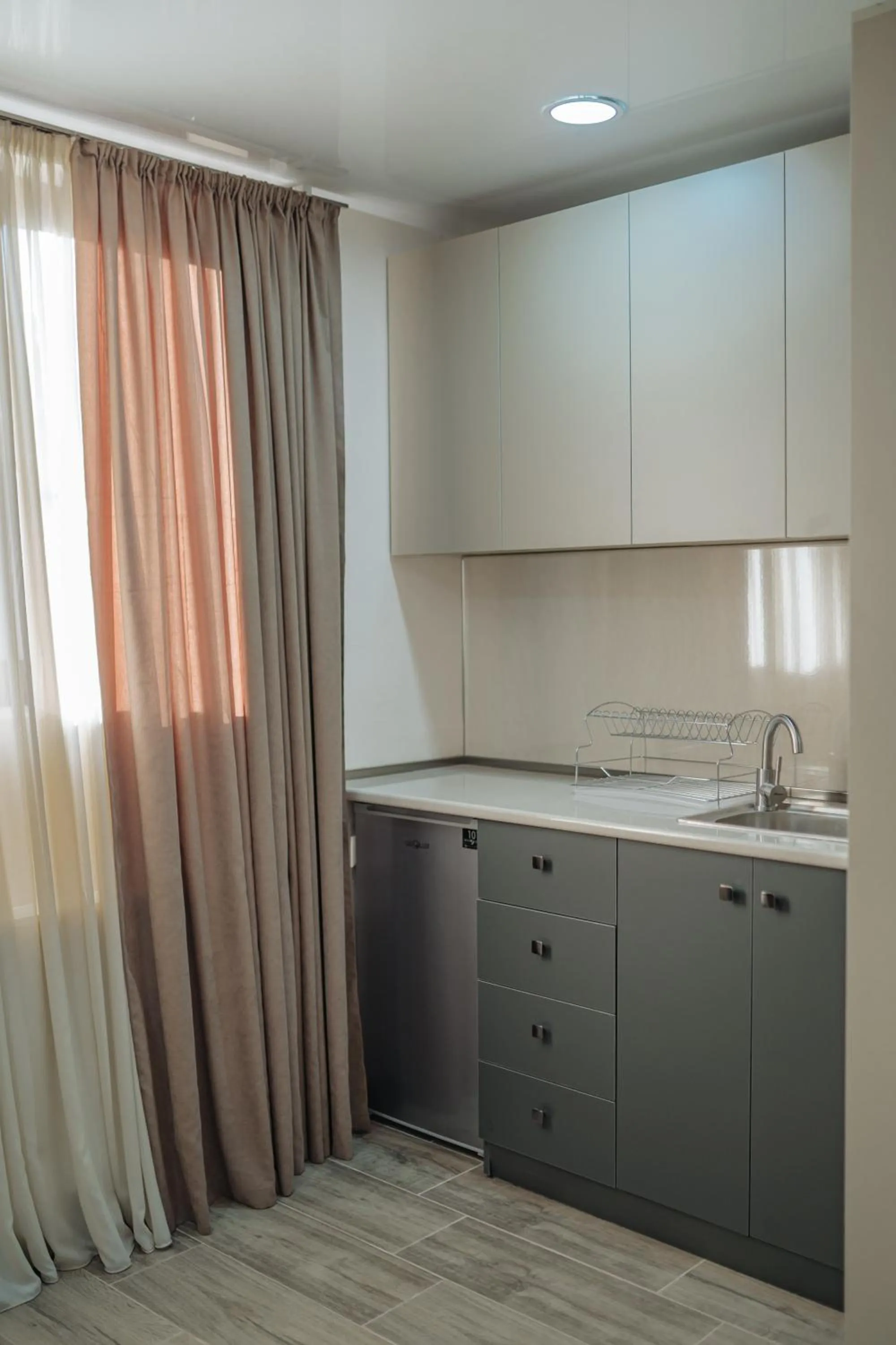 Kitchen or kitchenette in Kera Rooms