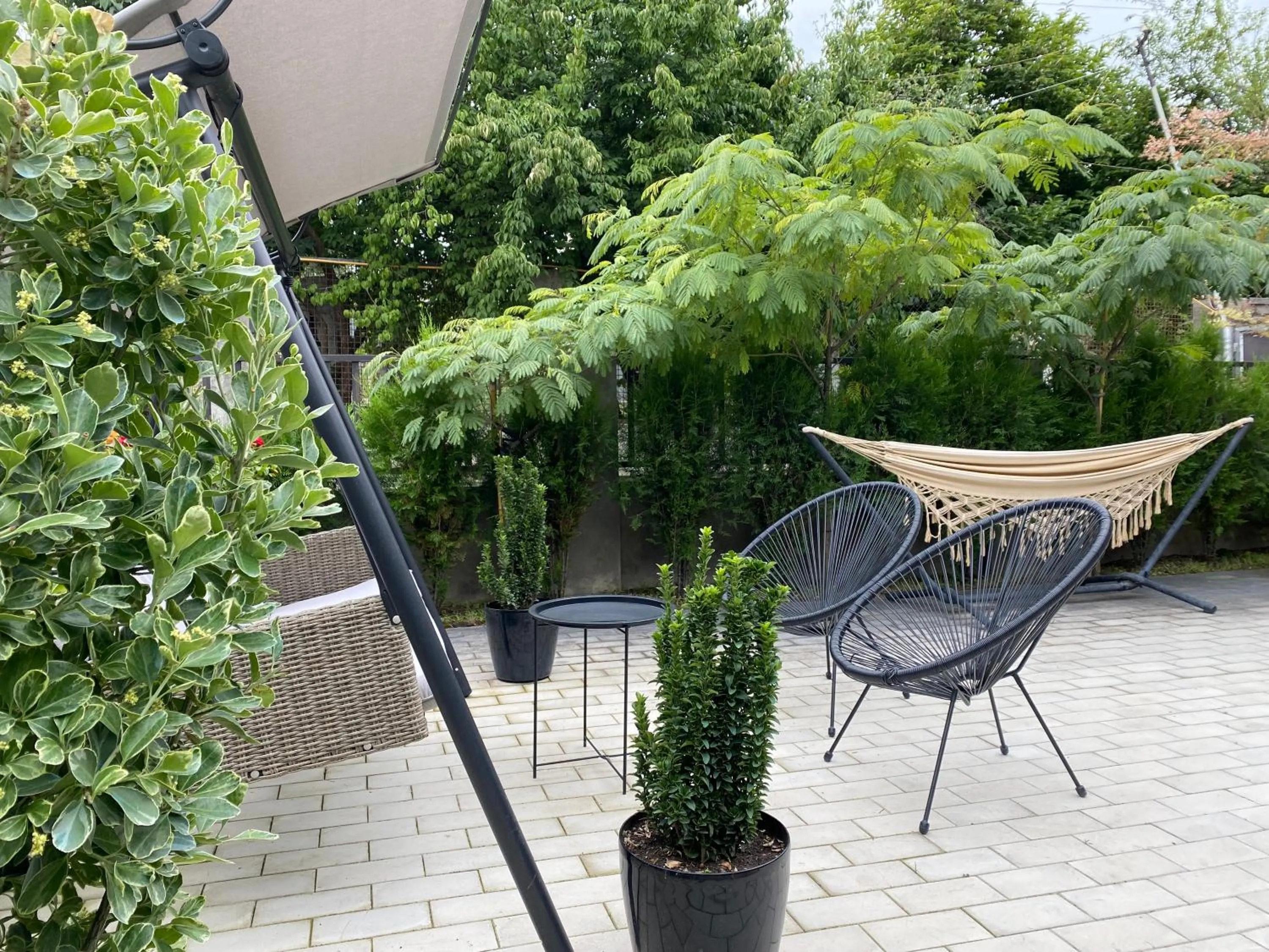 Garden in Kera Rooms