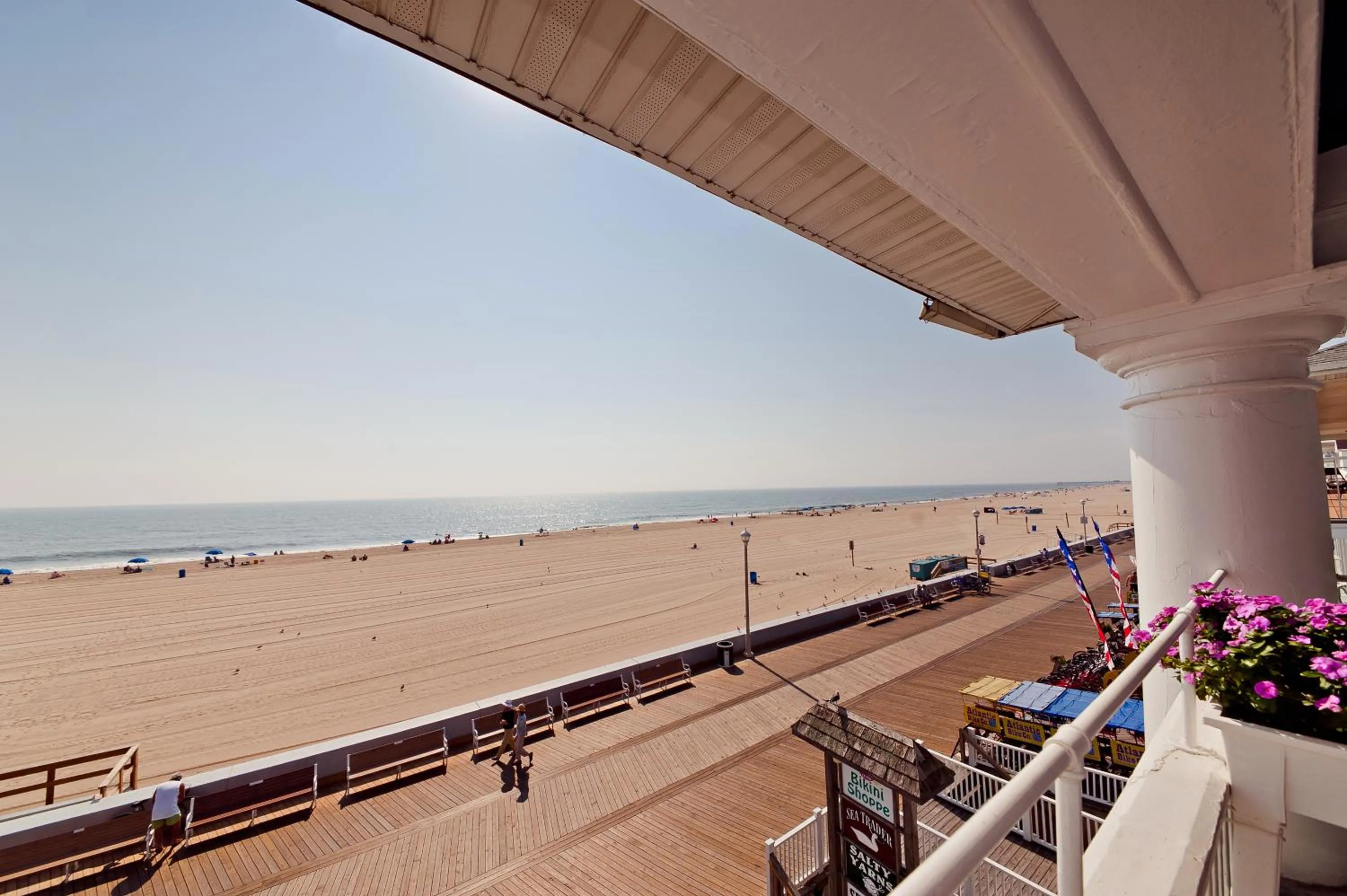Beach in Lankford Hotel and Lodge