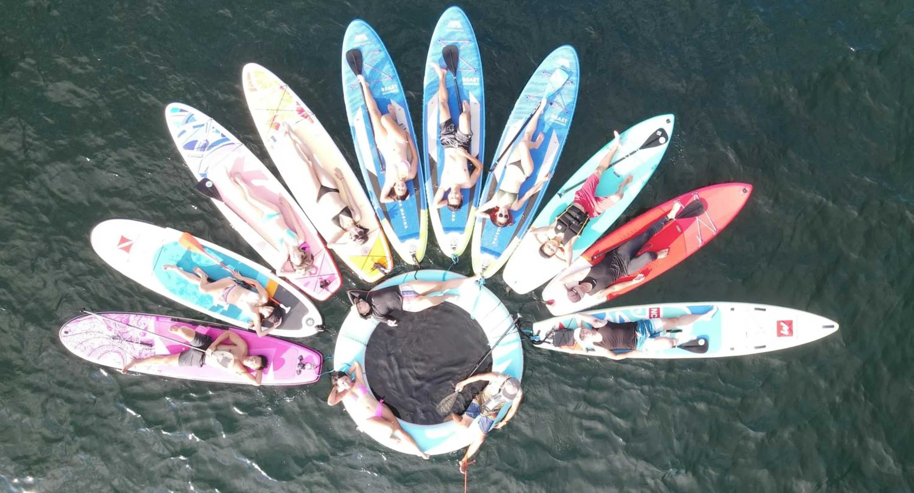 Canoeing in On My Way Jiufen Hostel 途中九份青旅民宿