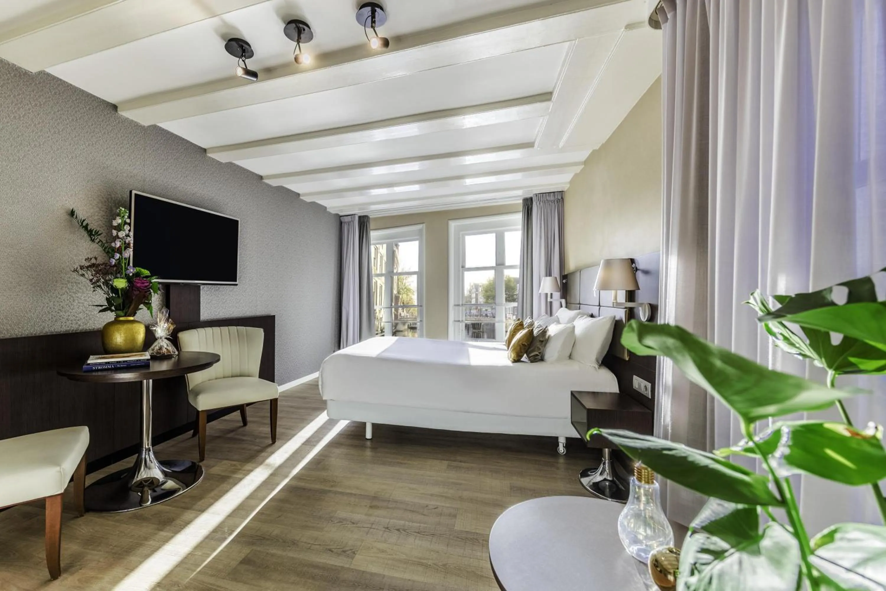 Bedroom, Bed in NH Collection Amsterdam Barbizon Palace