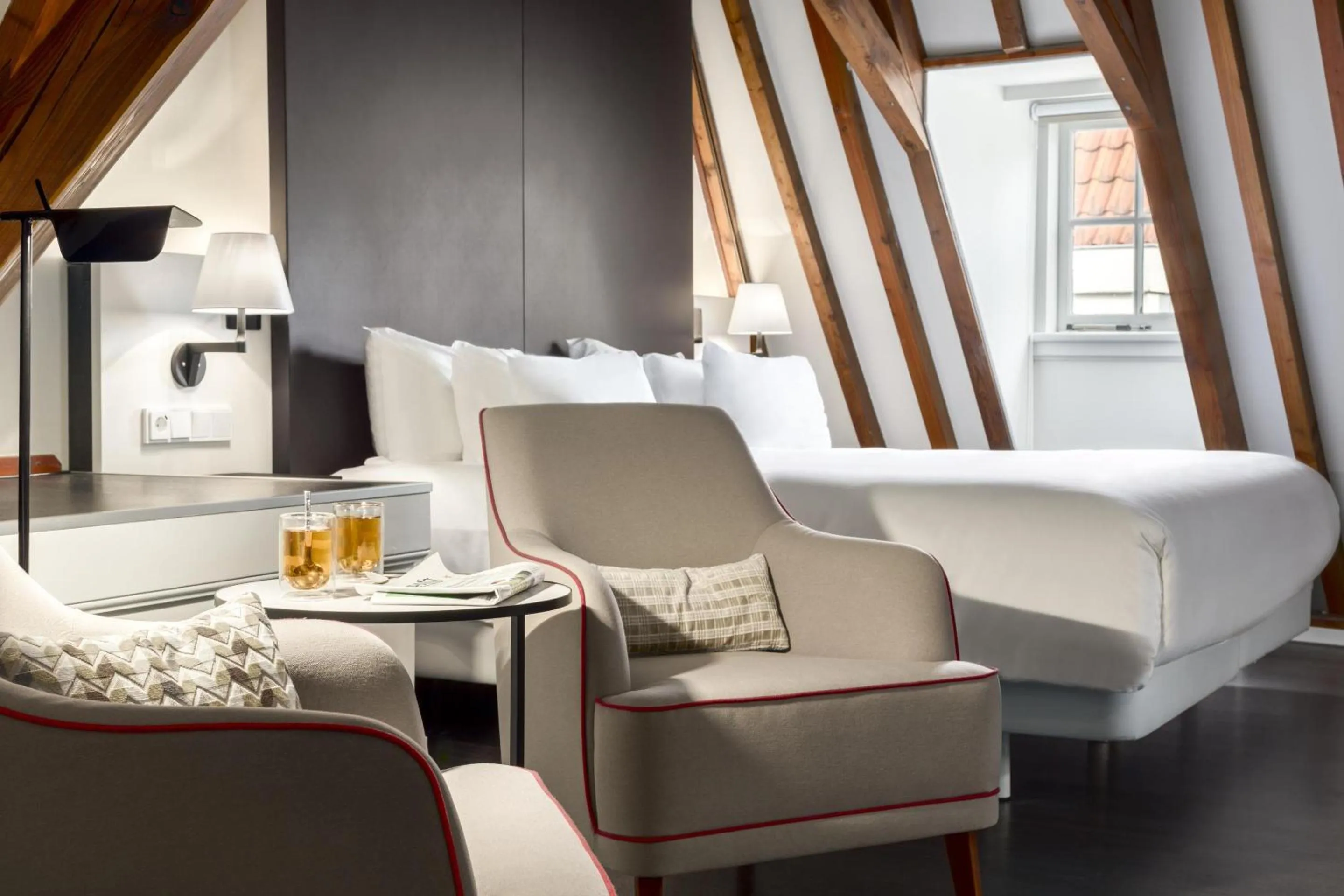 Bedroom, Bed in NH Collection Amsterdam Barbizon Palace