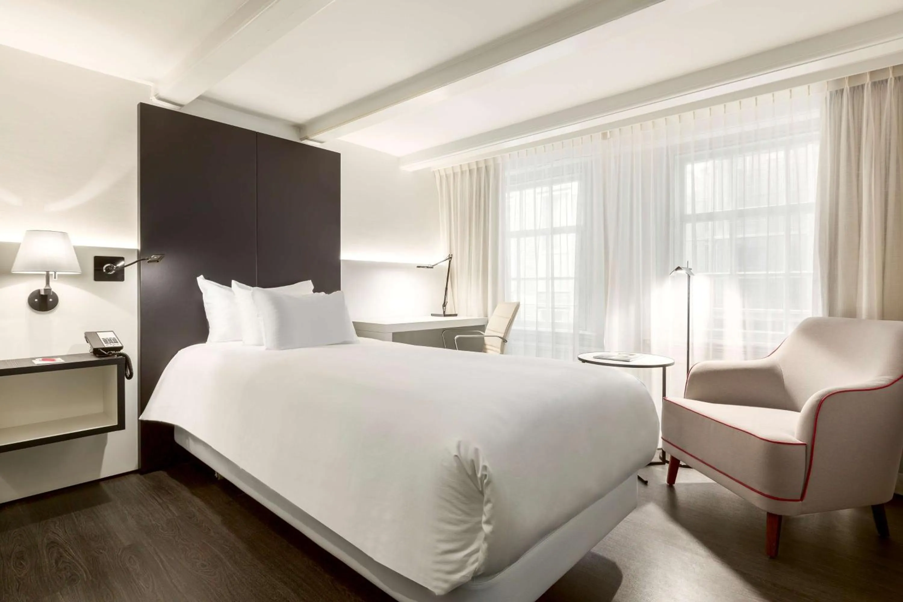 Bedroom, Bed in NH Collection Amsterdam Barbizon Palace