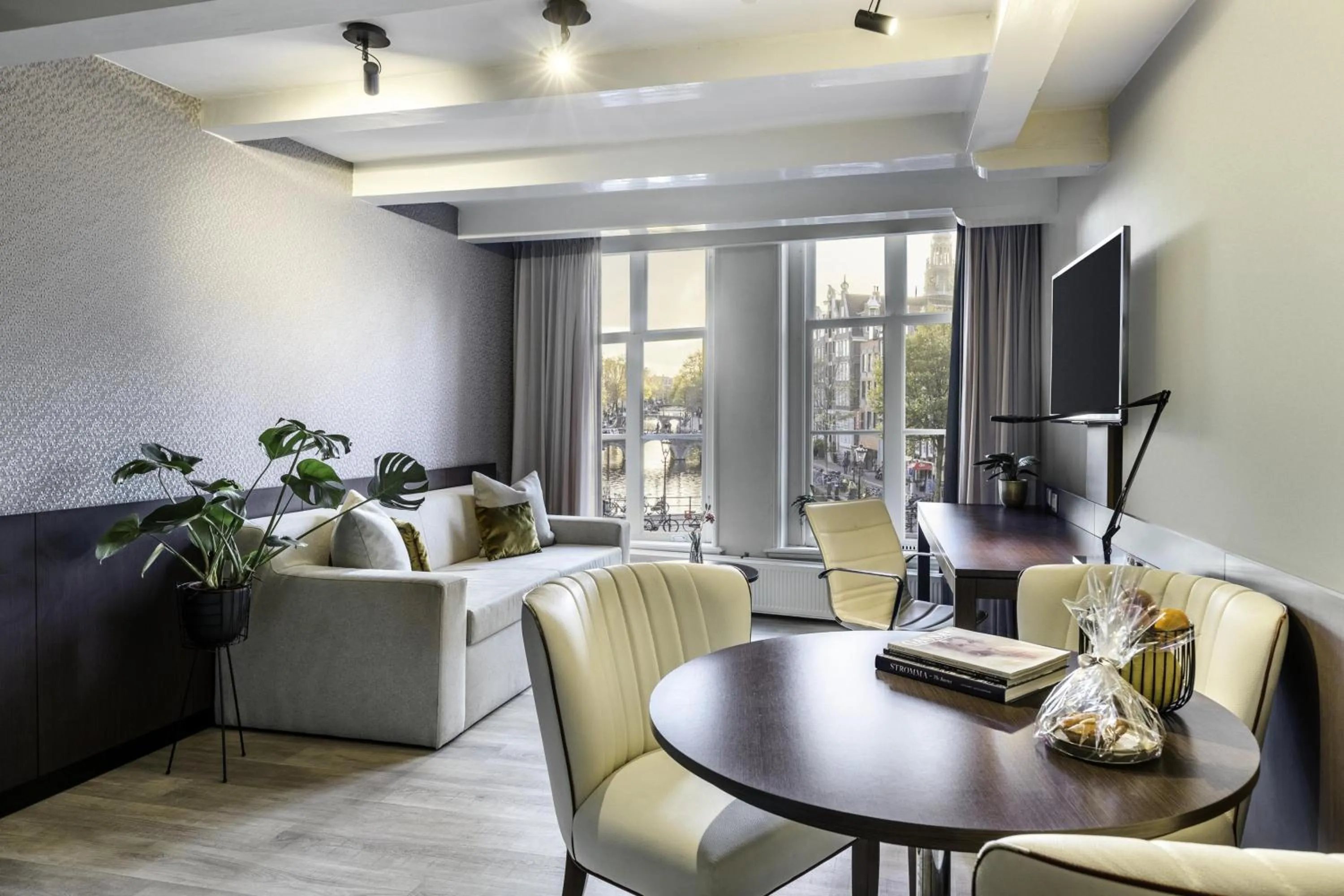 Bedroom in NH Collection Amsterdam Barbizon Palace