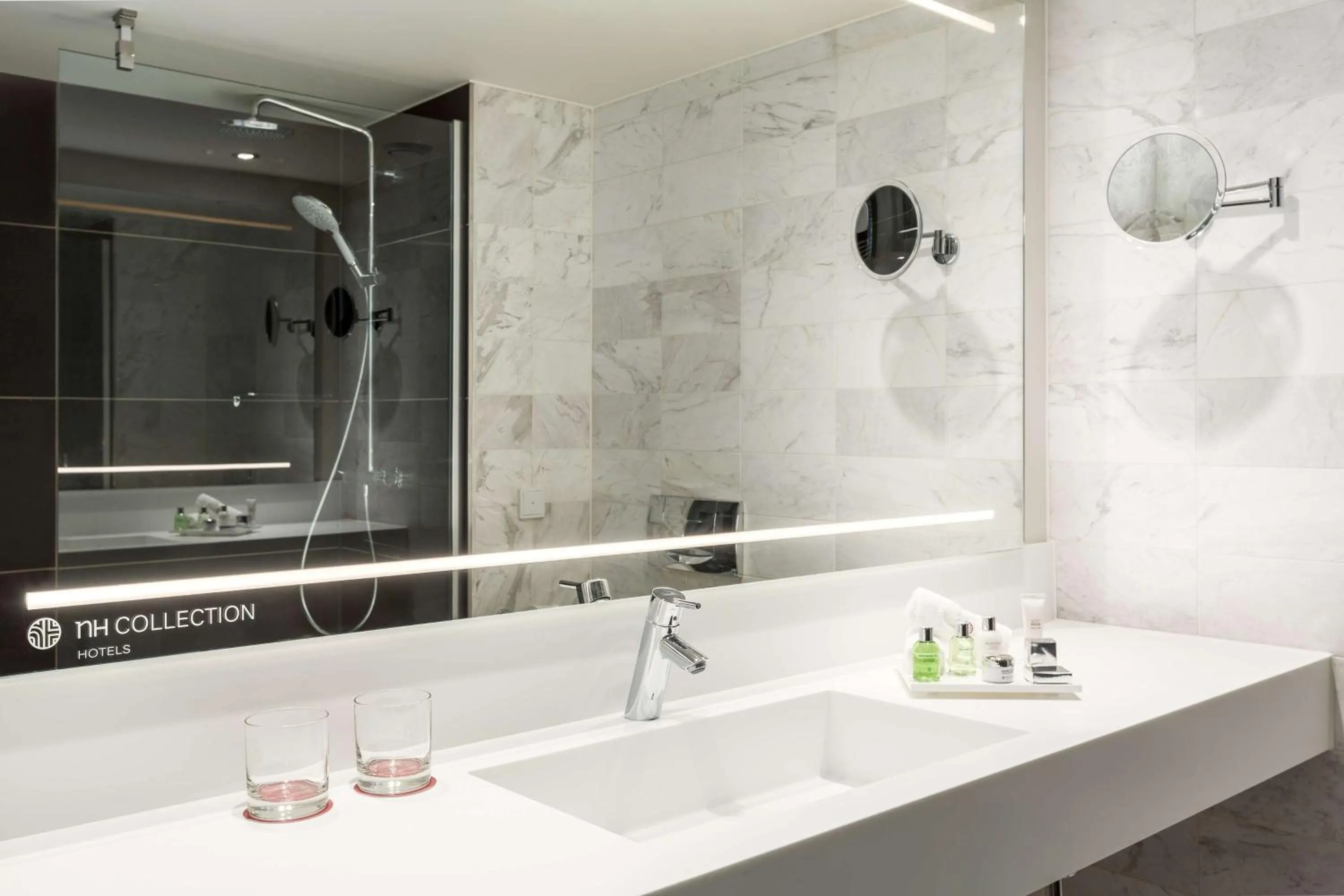 Bathroom in NH Collection Amsterdam Barbizon Palace