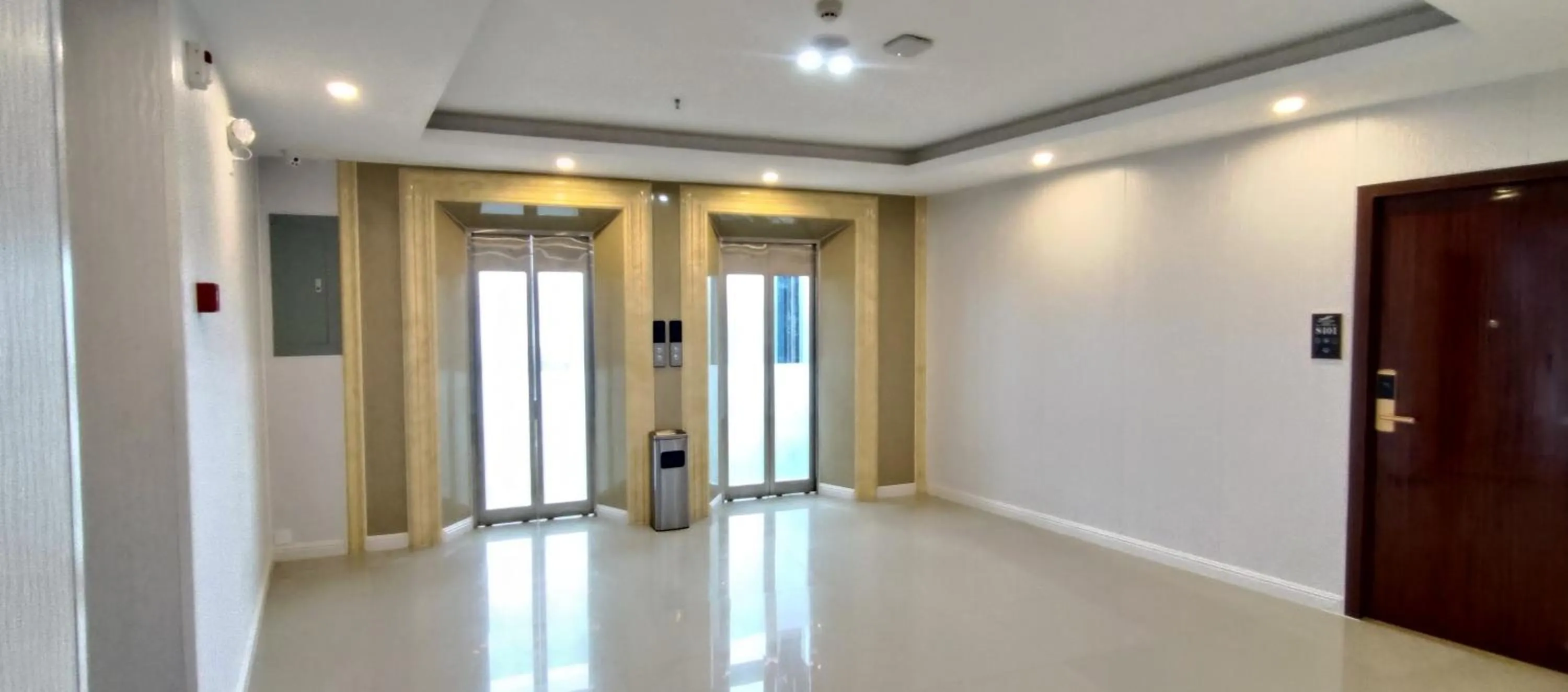 elevator in Sky Garden Hotel