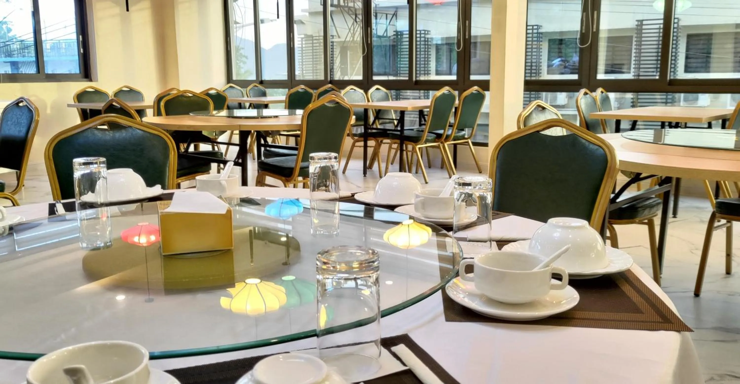 Restaurant/places to eat in Sky Garden Hotel