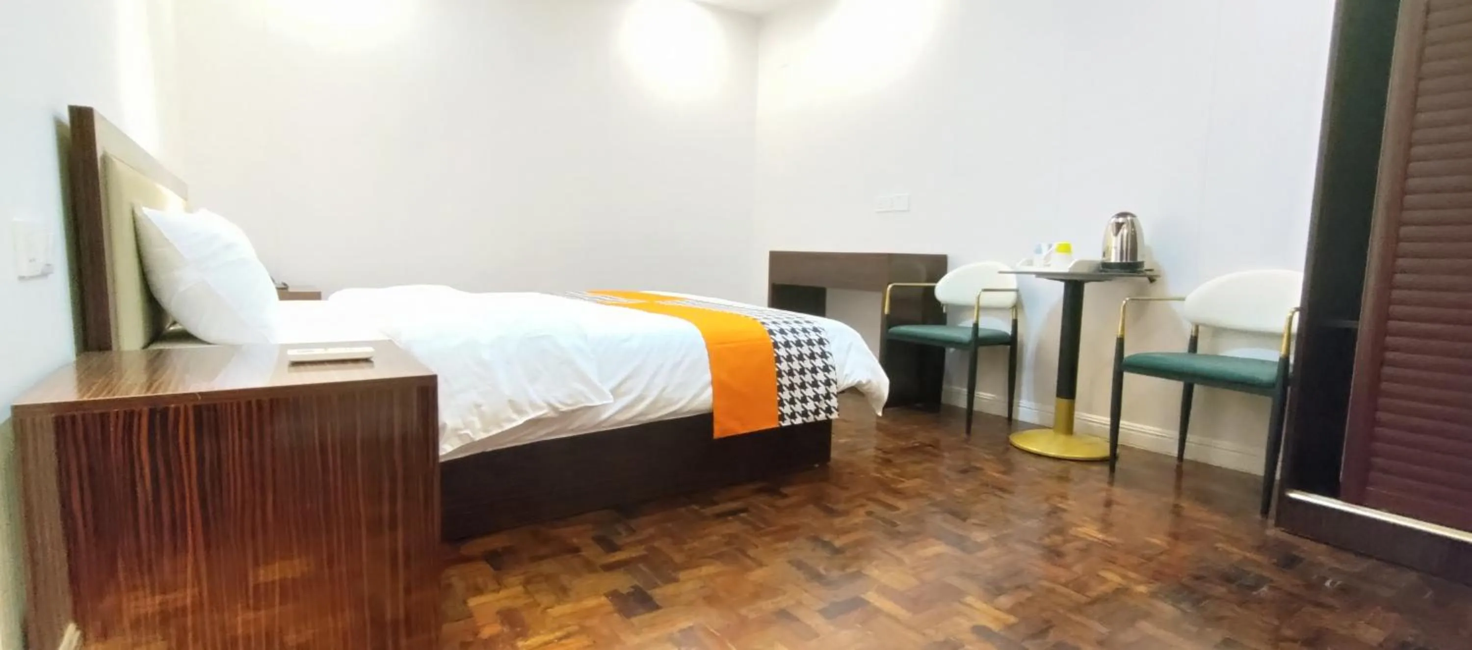 Photo of the whole room, Bed in Sky Garden Hotel