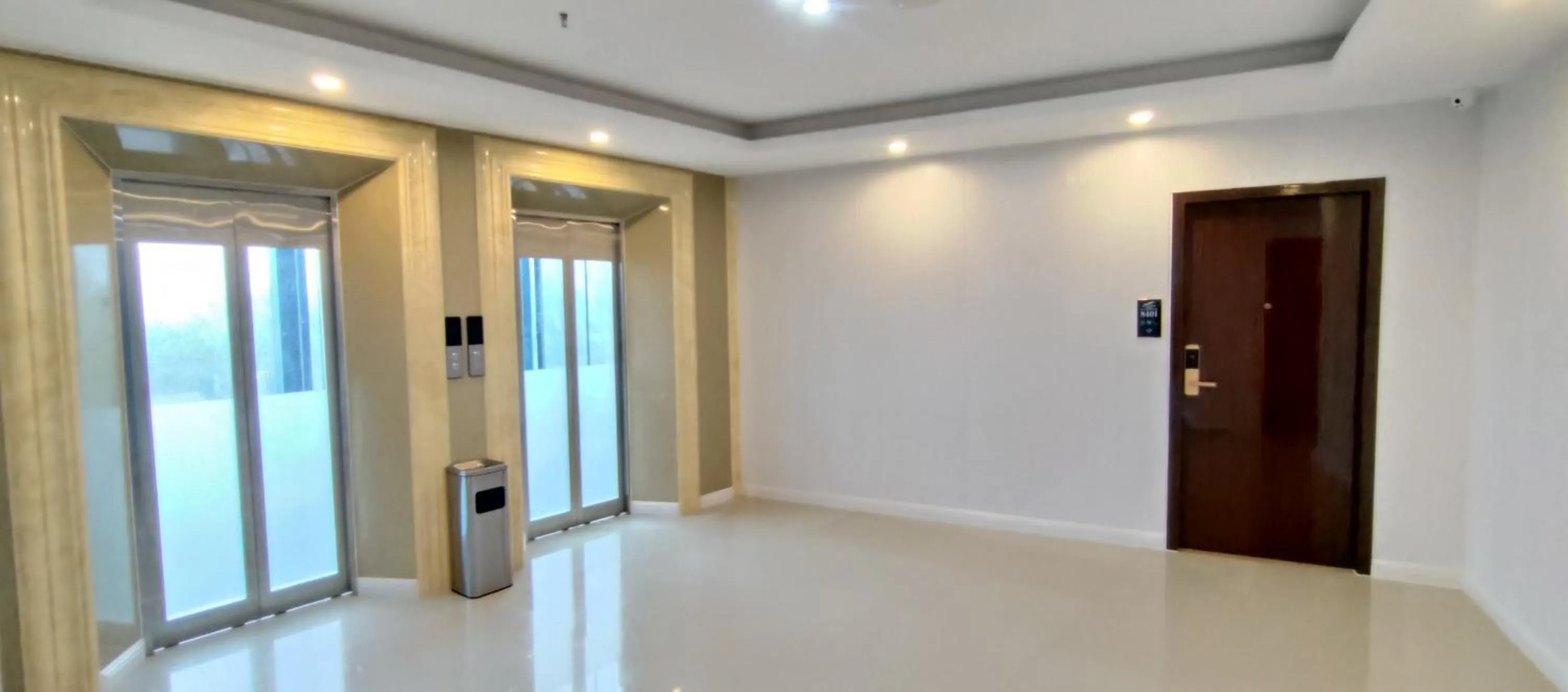 elevator in Sky Garden Hotel