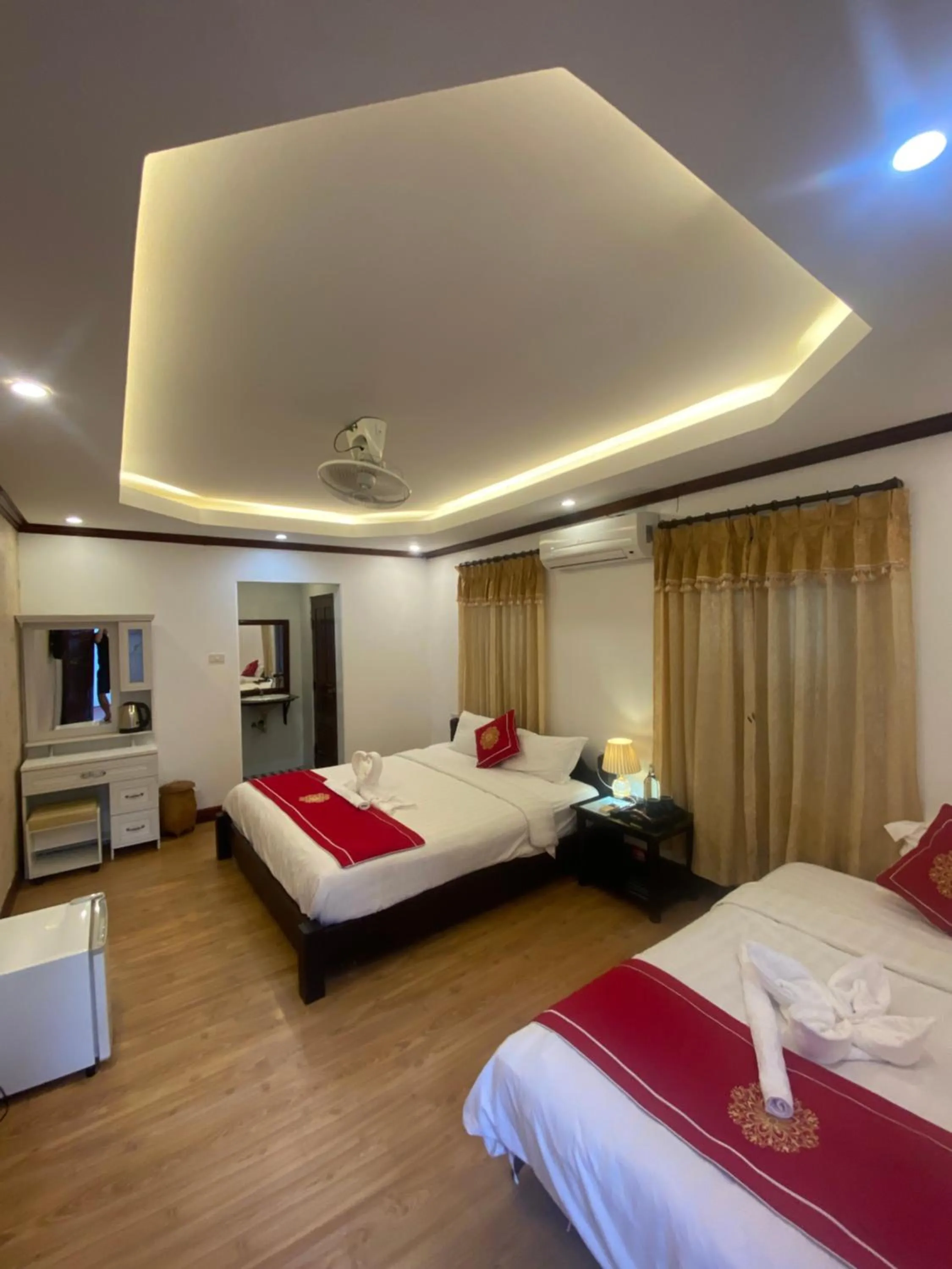 Photo of the whole room, Bed in Golden Lotus Boutique Hotel