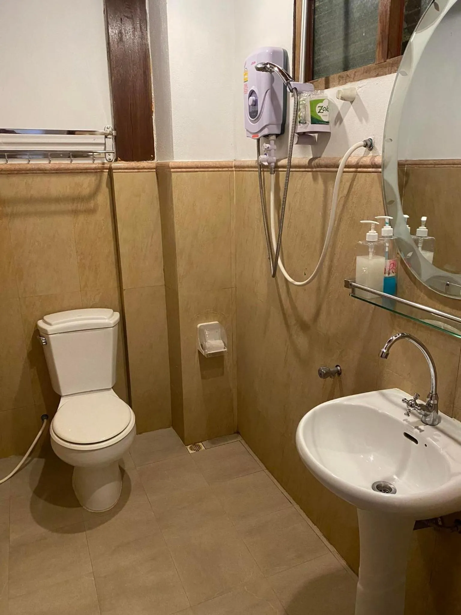 Toilet in Golden Lotus Boutique Hotel