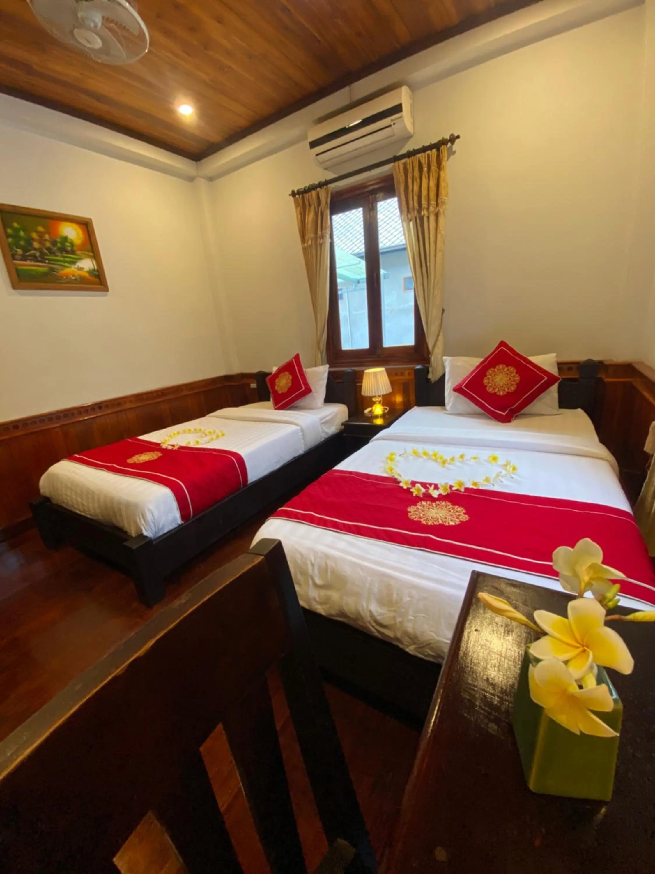 Photo of the whole room, Bed in Golden Lotus Boutique Hotel