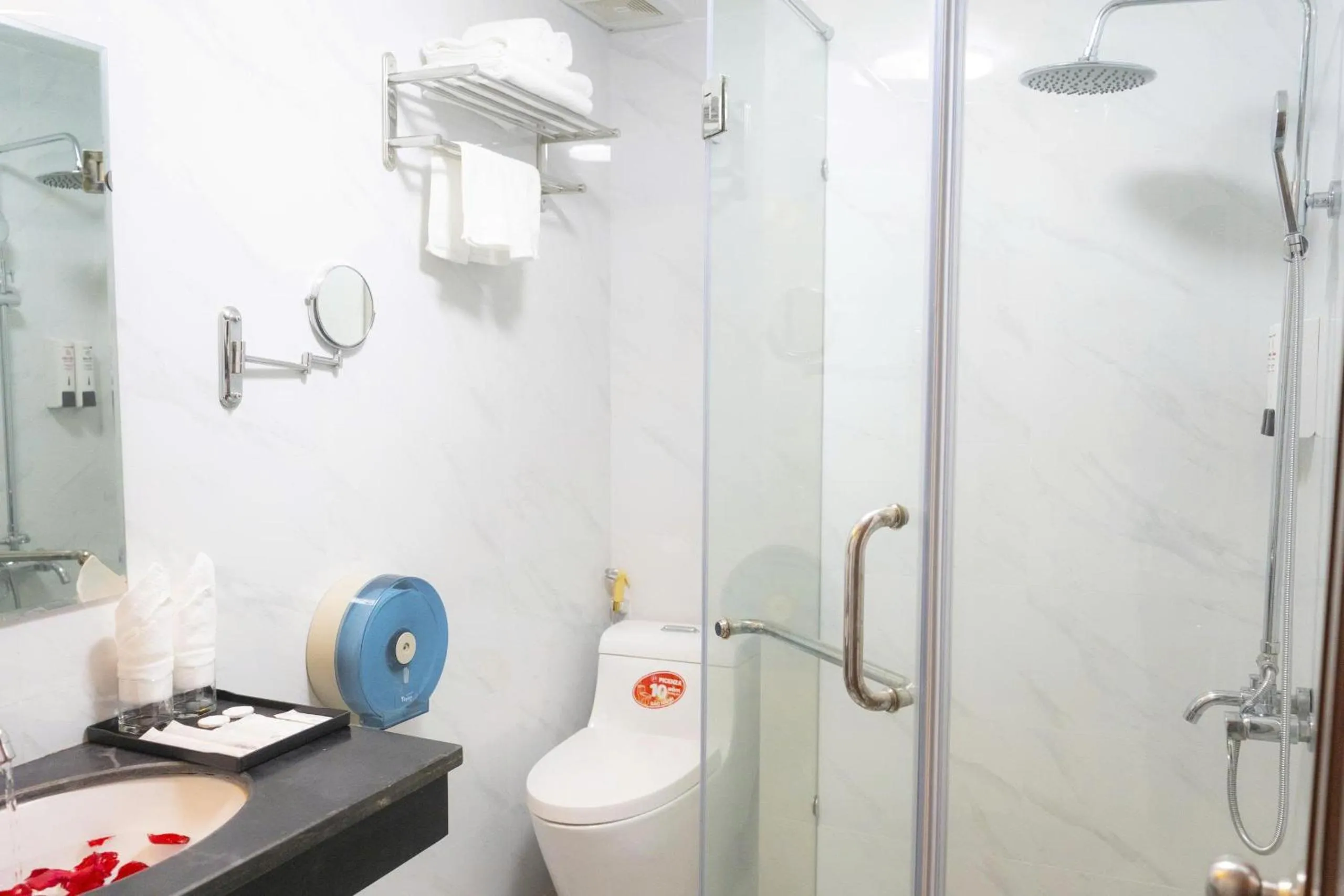 Shower in Capital CauGiay Hotel