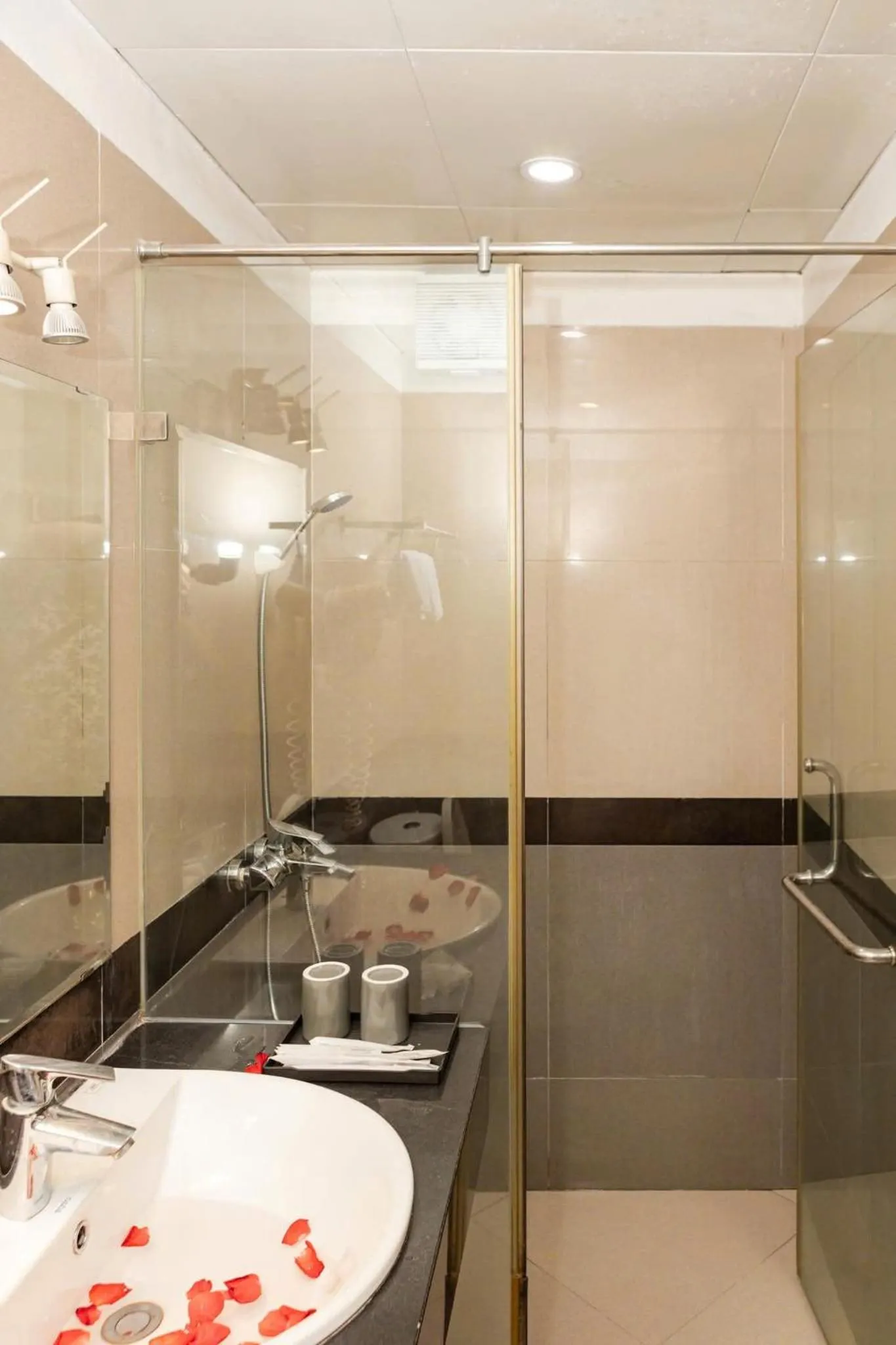 Shower in Capital CauGiay Hotel