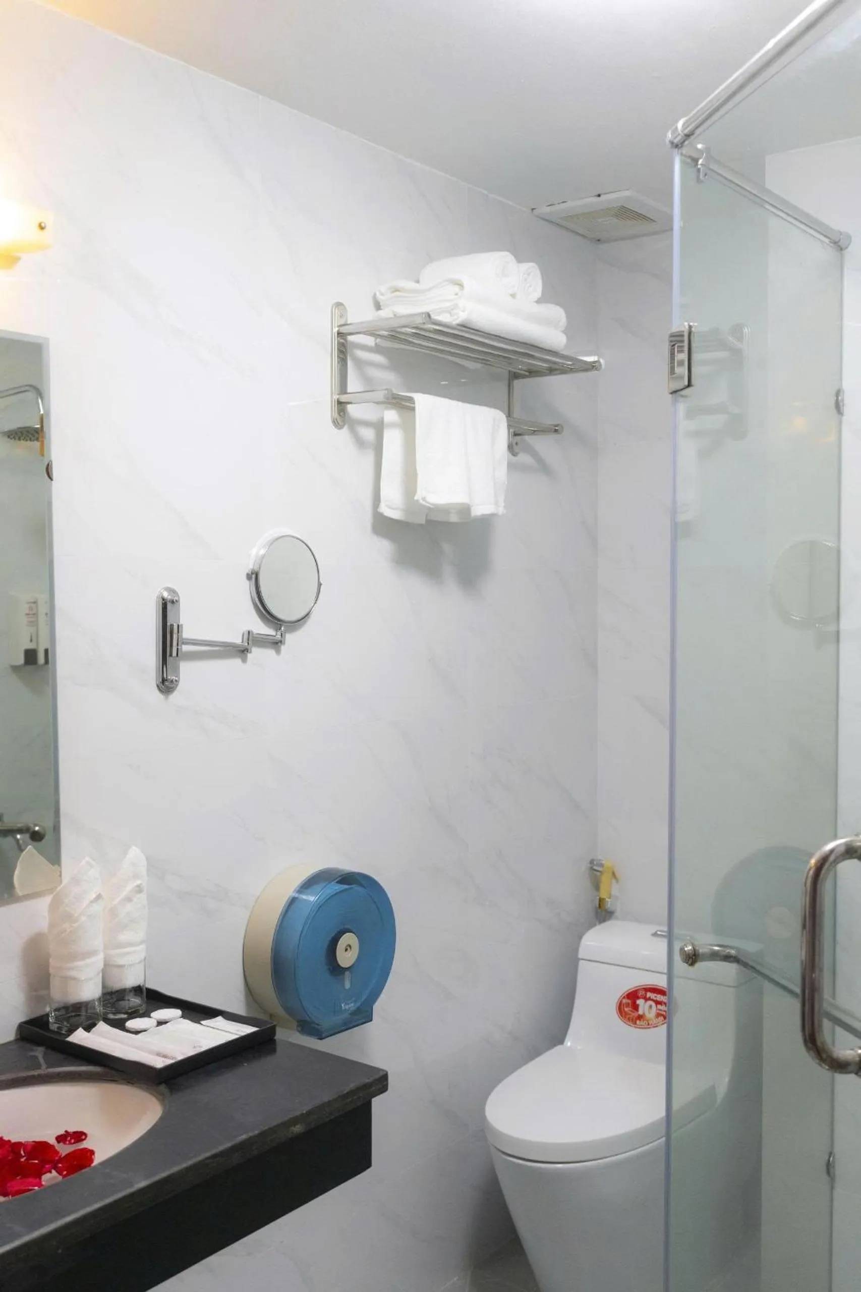 Shower in Capital CauGiay Hotel