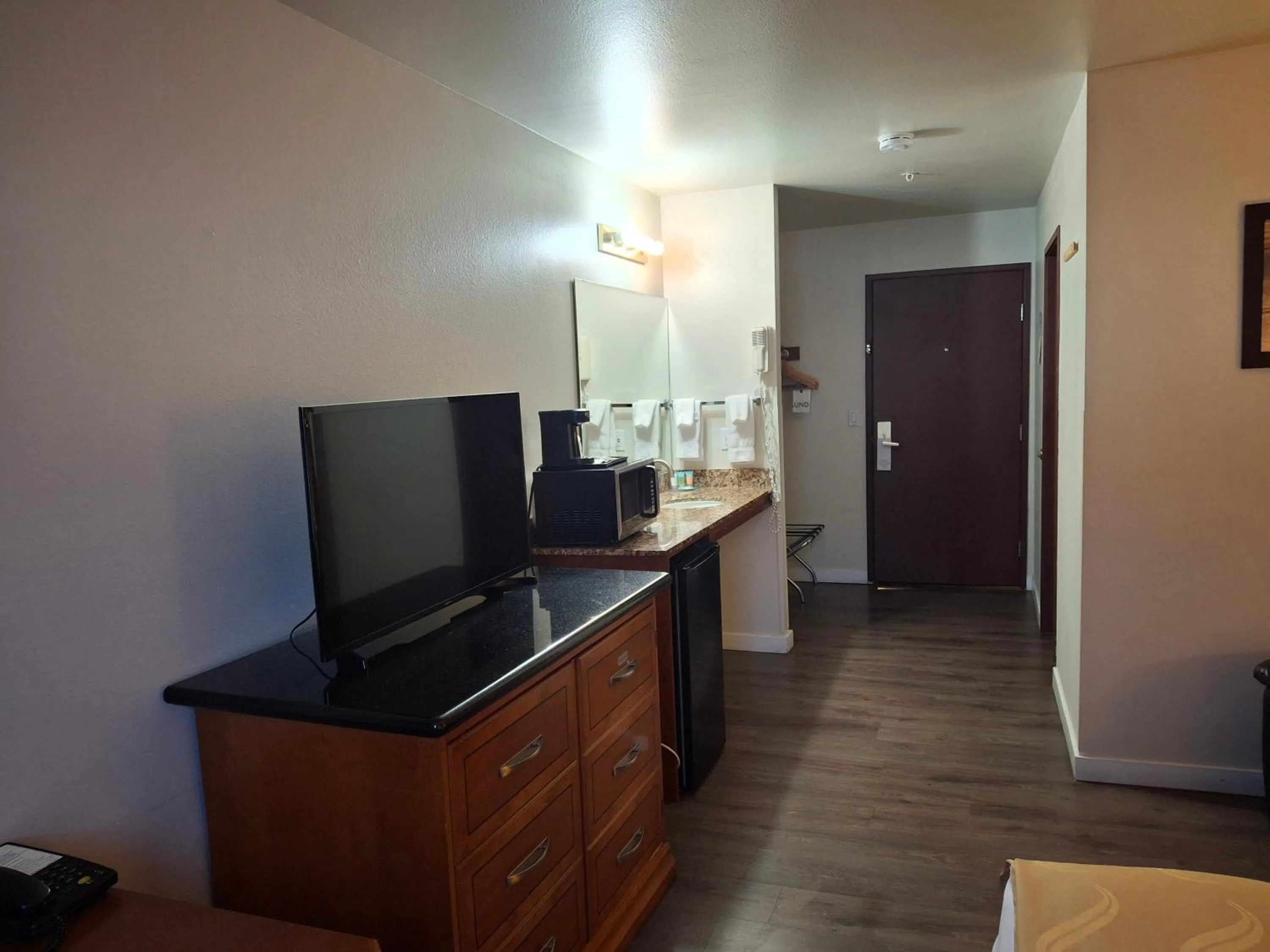 Toppenish Inn and Suites