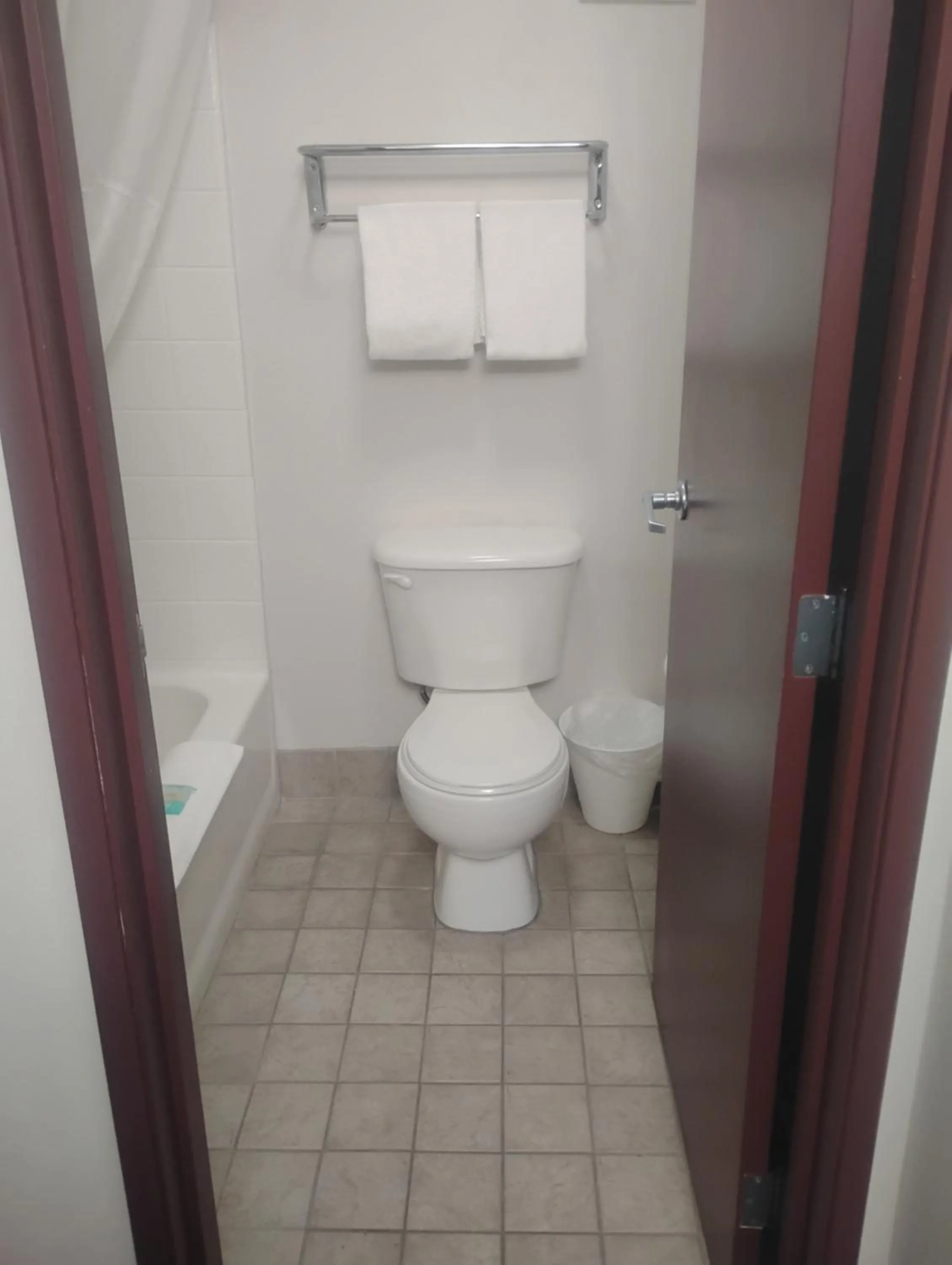 Toppenish Inn and Suites